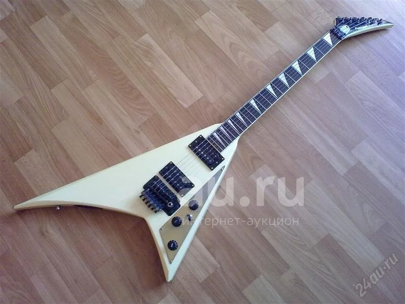 ランディV FERNANDES JS-110