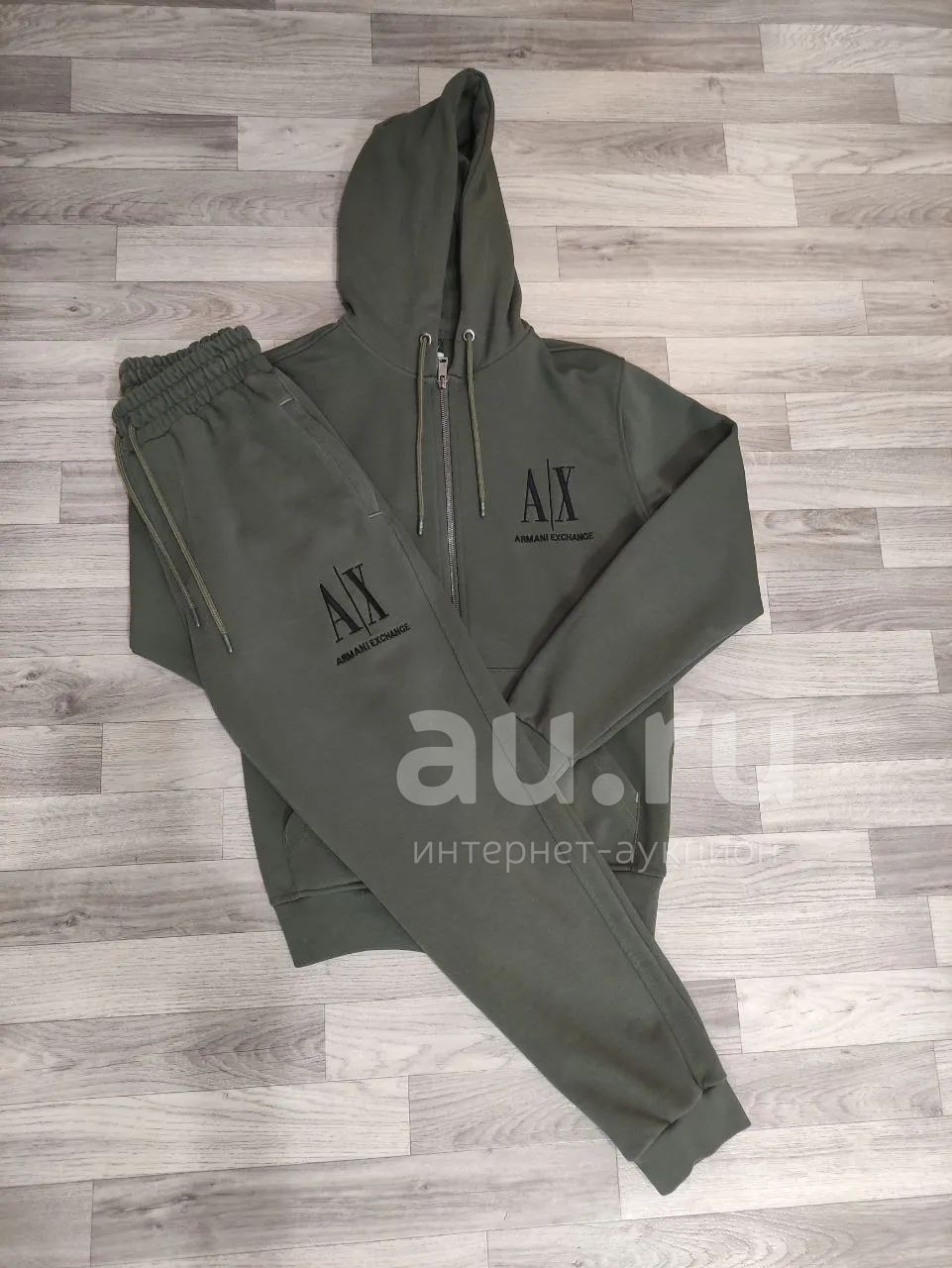 Cпортивный костюм Armani Exchange — купить в Красноярске. Состояние ...