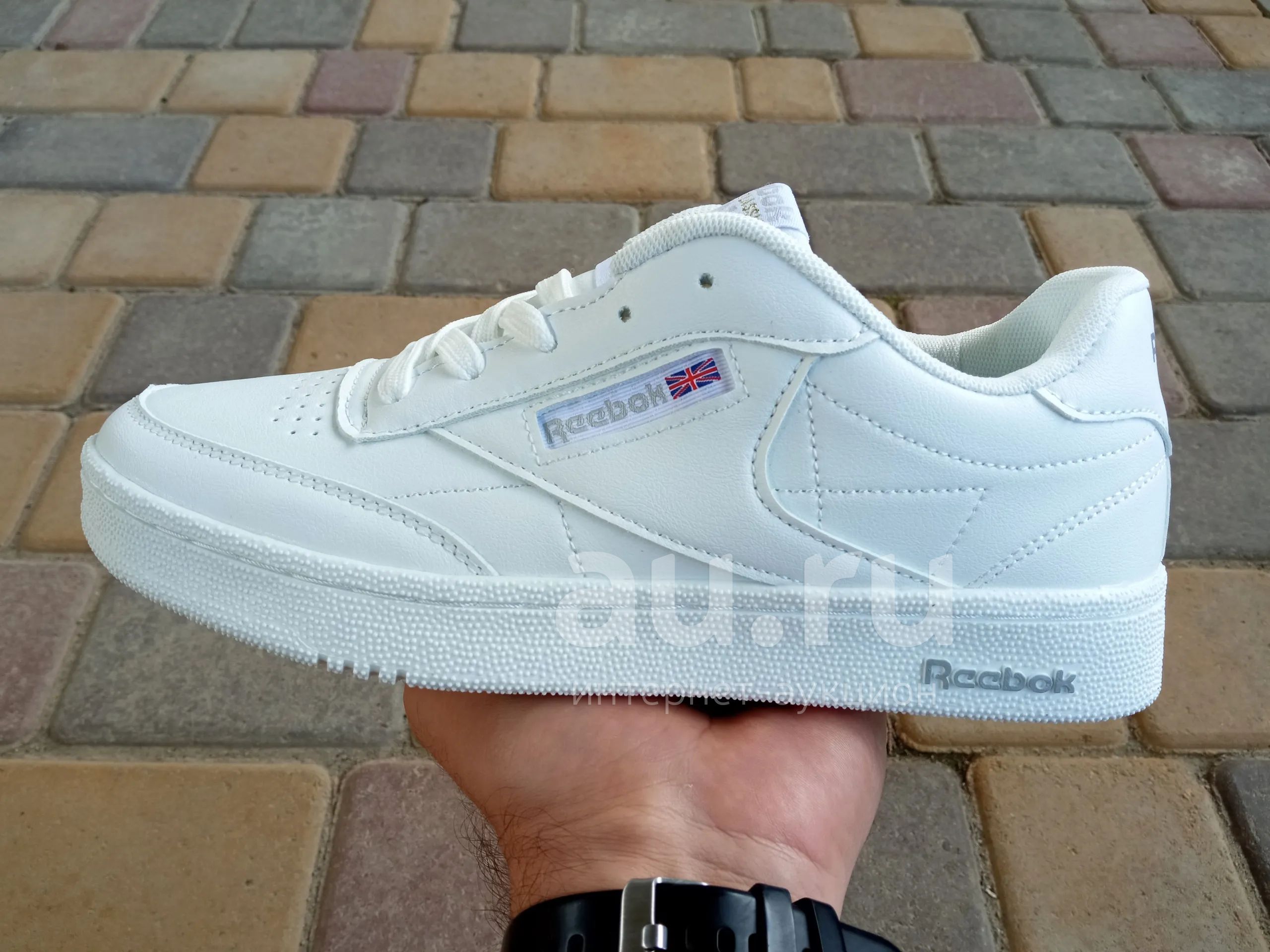 Кроссовки женские Reebok белые — купить в Красноярске. Состояние: Новое ...