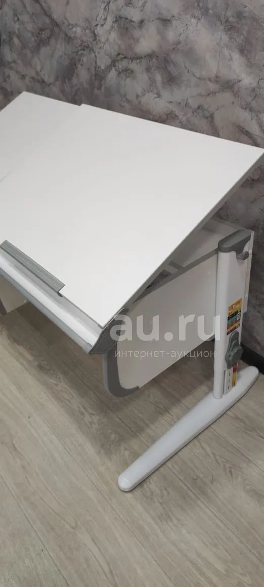 Парта растущая — купить в Красноярске. Состояние: Б/у. Столики, стулья ...