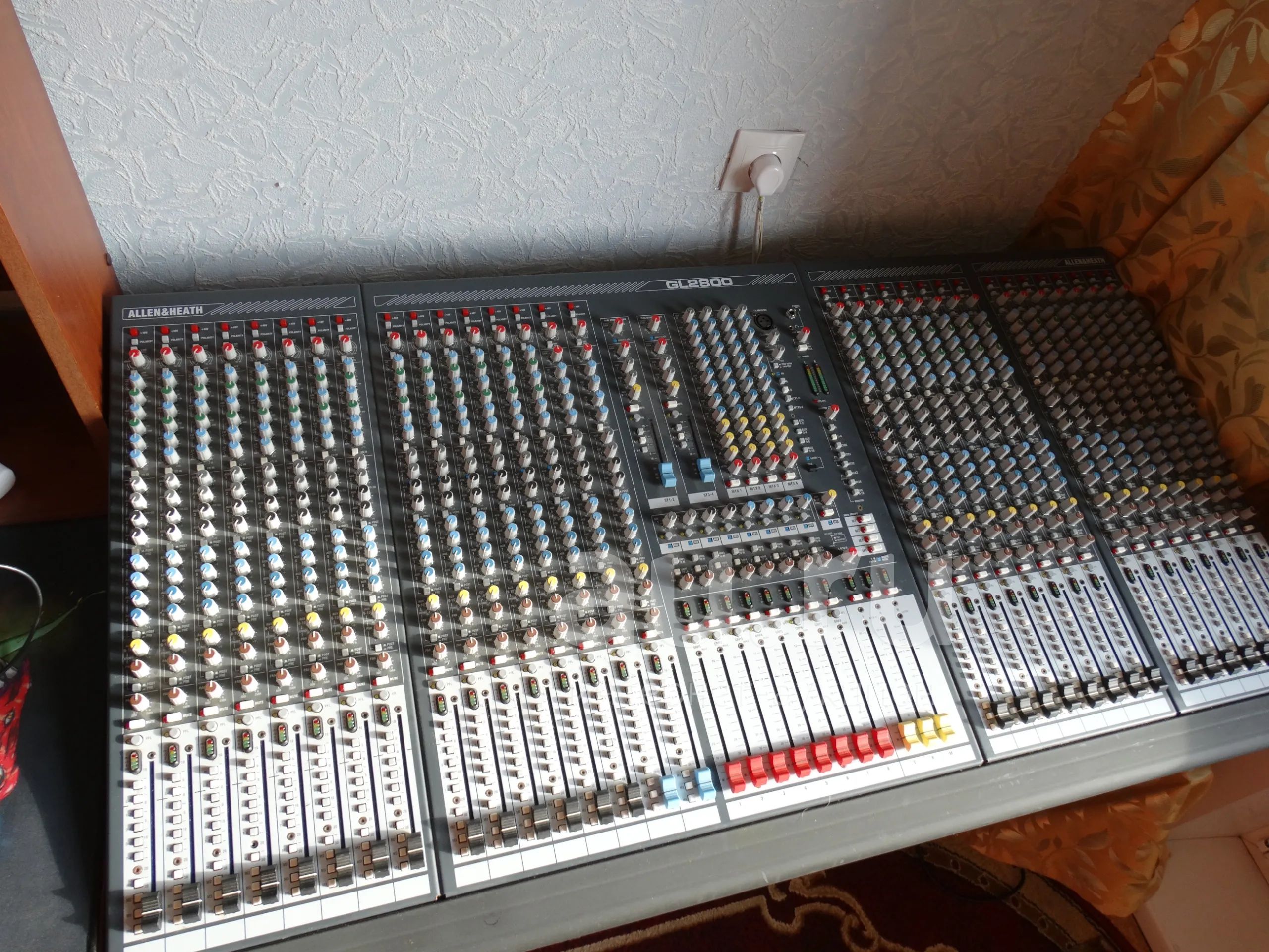 микшерная консоль Allen&Heath GL2800 — купить в Красноярске. Состояние ...