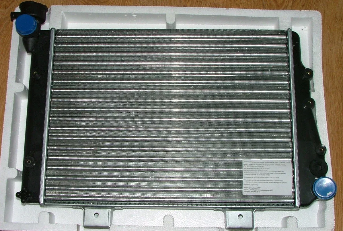 Радиатор ВАЗ 2104. Радиатор ВАЗ 2105. Радиатор классика ВАЗ 2107. Радиатор ВАЗ 2104 карбюратор.