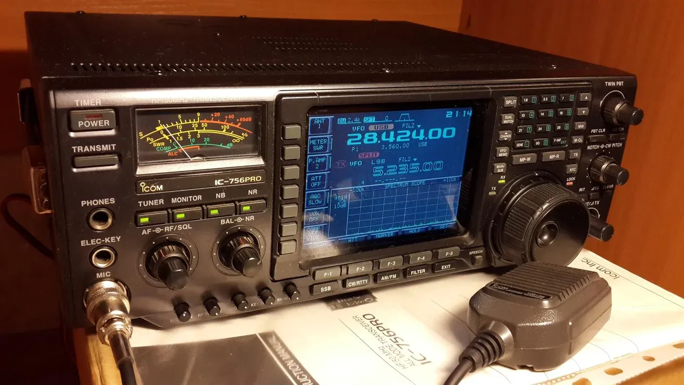 Icom 756pro. Трансивер pvg50. УКВ трансивер ftm-100. SDR трансивер DN-100. Авито купить трансивер кв бу для радиолюбителей