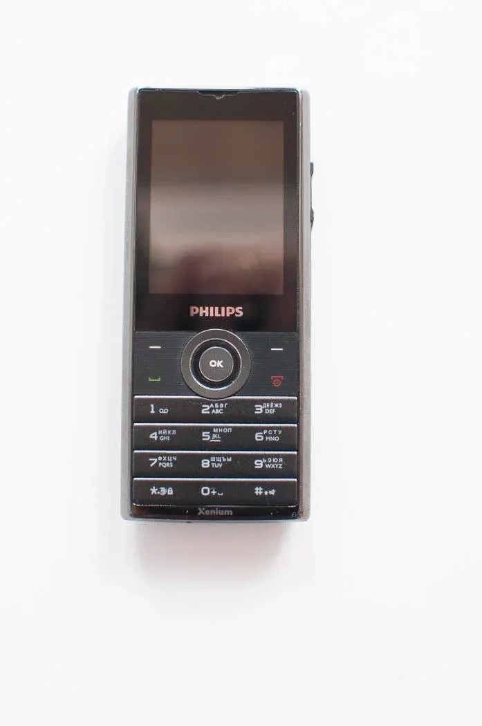 Звонок philips xenium. Philips Xenium x513. Philips Xenium x513 ctx513blk. Телефон сотовый Xenium x513 Philips. Philips x513 корпус.