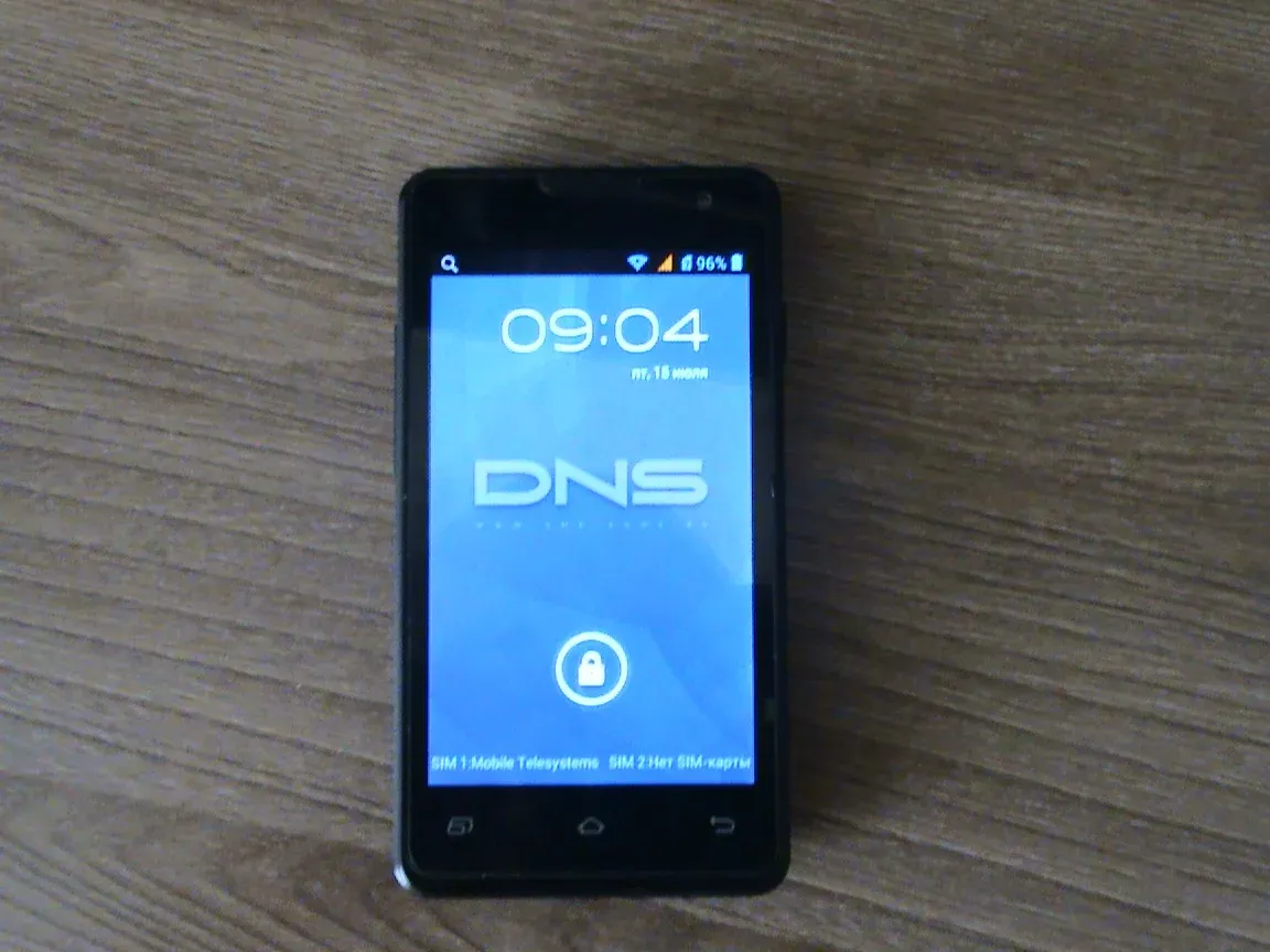 Хорошие телефоны в днс. DNS s4003. Смартфон DNS 7000. Смартфон DNS s4503q розовый. Смартфон от DNS.