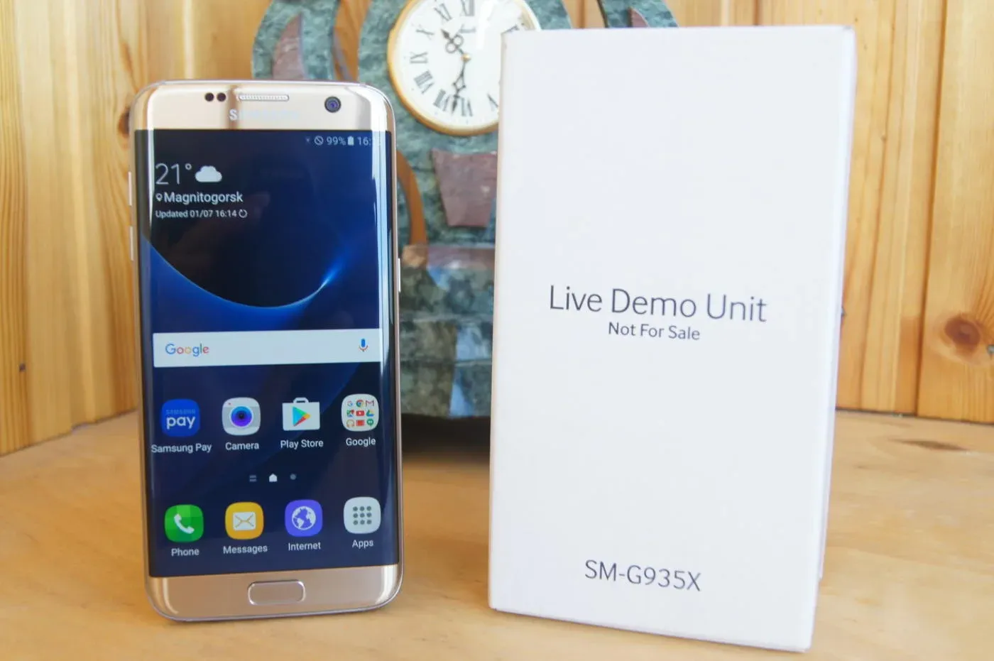 Samsung live demo. Samsung Galaxy s22 Ultra Live Demo Unit. Самсунг демо. Live Demo Unit. Live Demo Unit Samsung Tab s7.