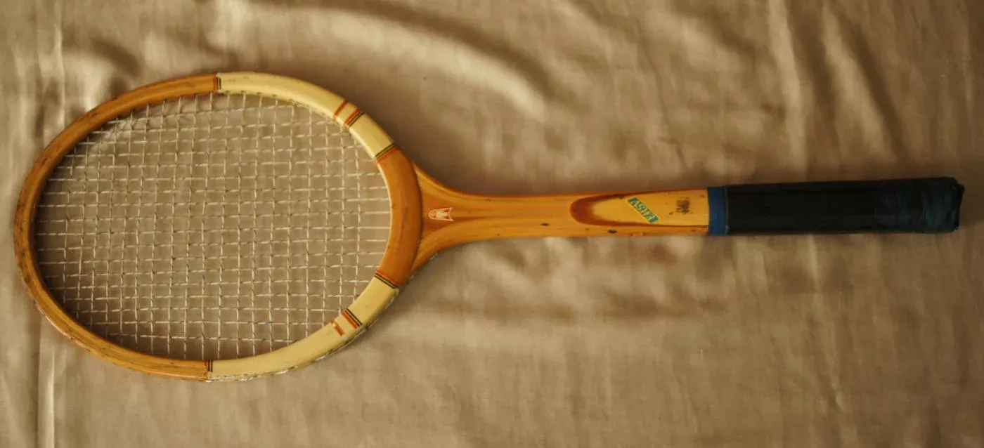 Теннис ракетка купить авито. Теннисная ракетка Lux-v super Wave-10. Теннисная ракетка Ultra 95 v1. Storm 2229 ракетка. Теннисная ракетка для большого тенниса деревянная Динамо.