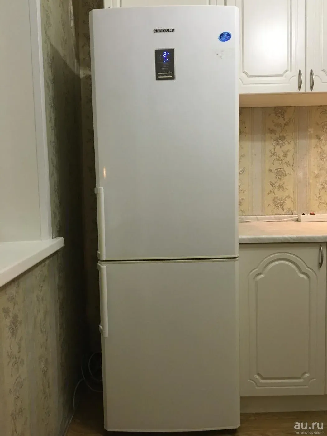 Холодильник самсунг двухкамерный ноу Фрост с дисплеем