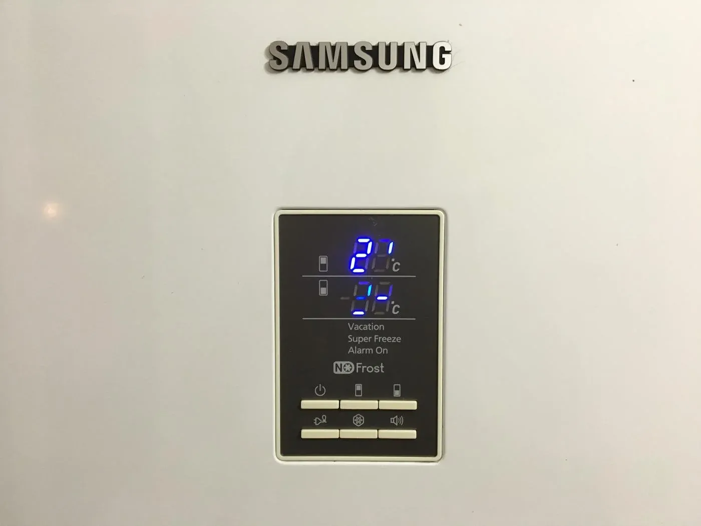 Холодильник самсунг ноу Фрост с дисплеем