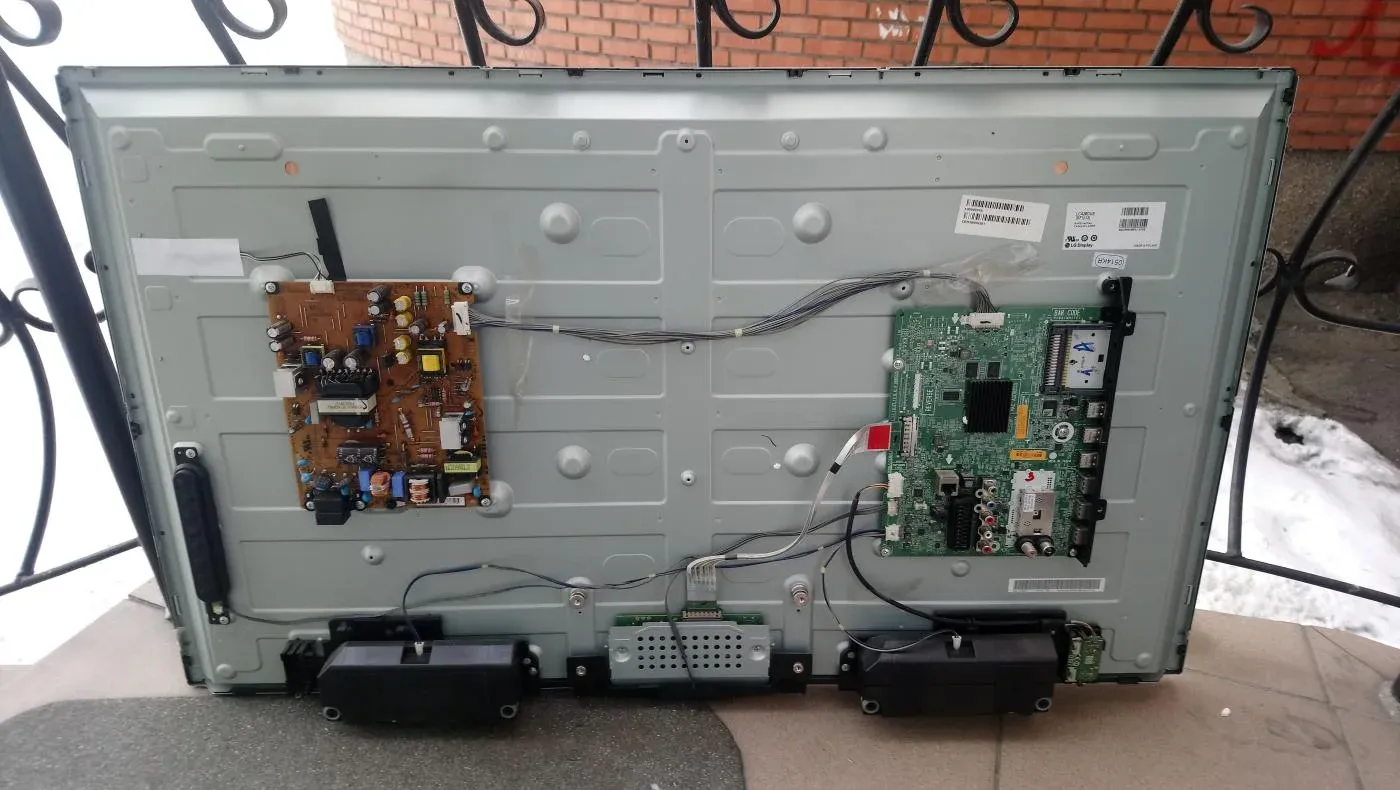 Как разобрать телевизор lg 32la615v