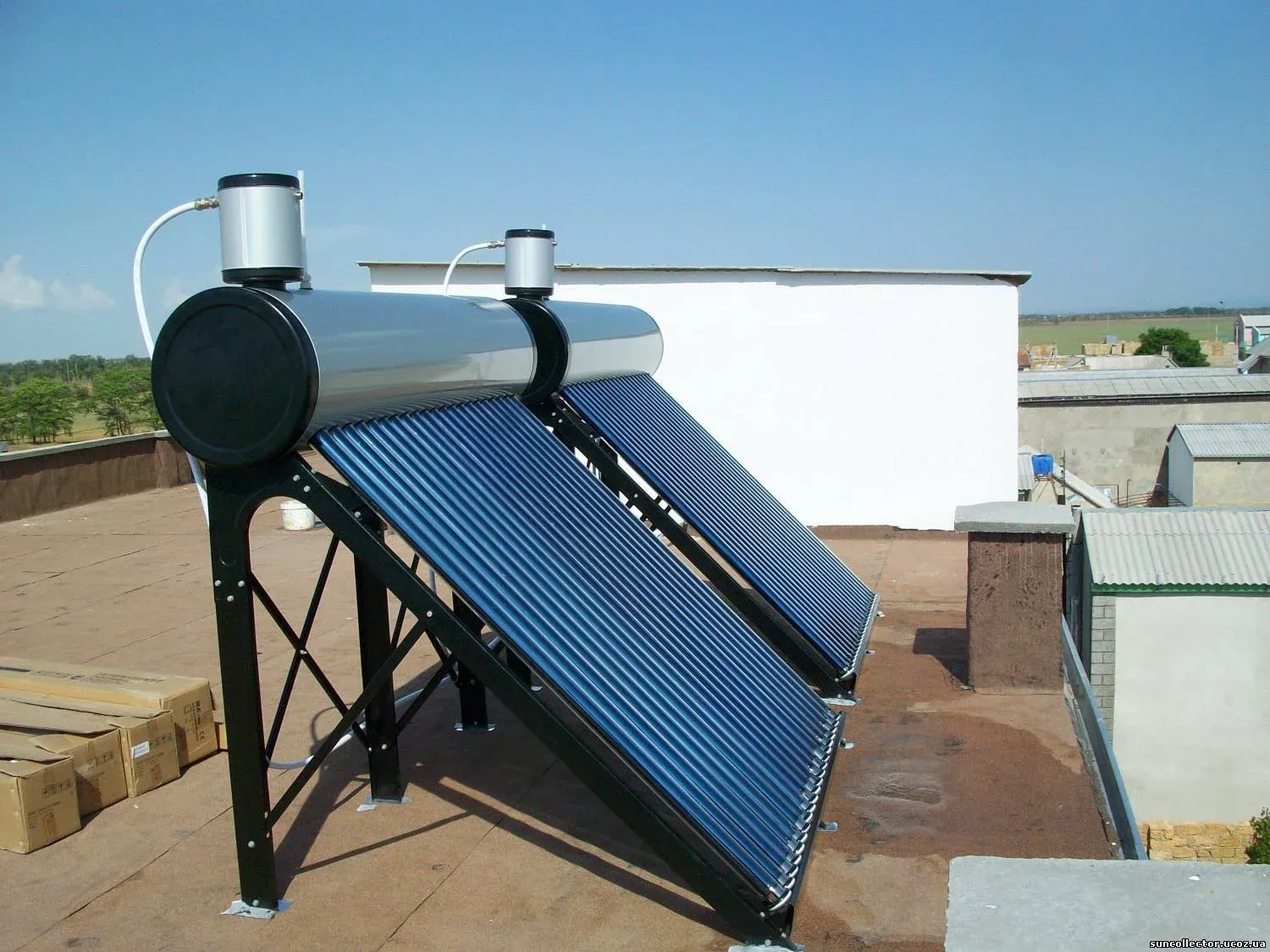 Солнечный нагреватель воды. Солнечные водонагреватель (Солнечный гелиоколлектор). Термосифонный Солнечный водонагреватель. Вакуумный Солнечный коллектор. Солнечный водонагреватель 200л.