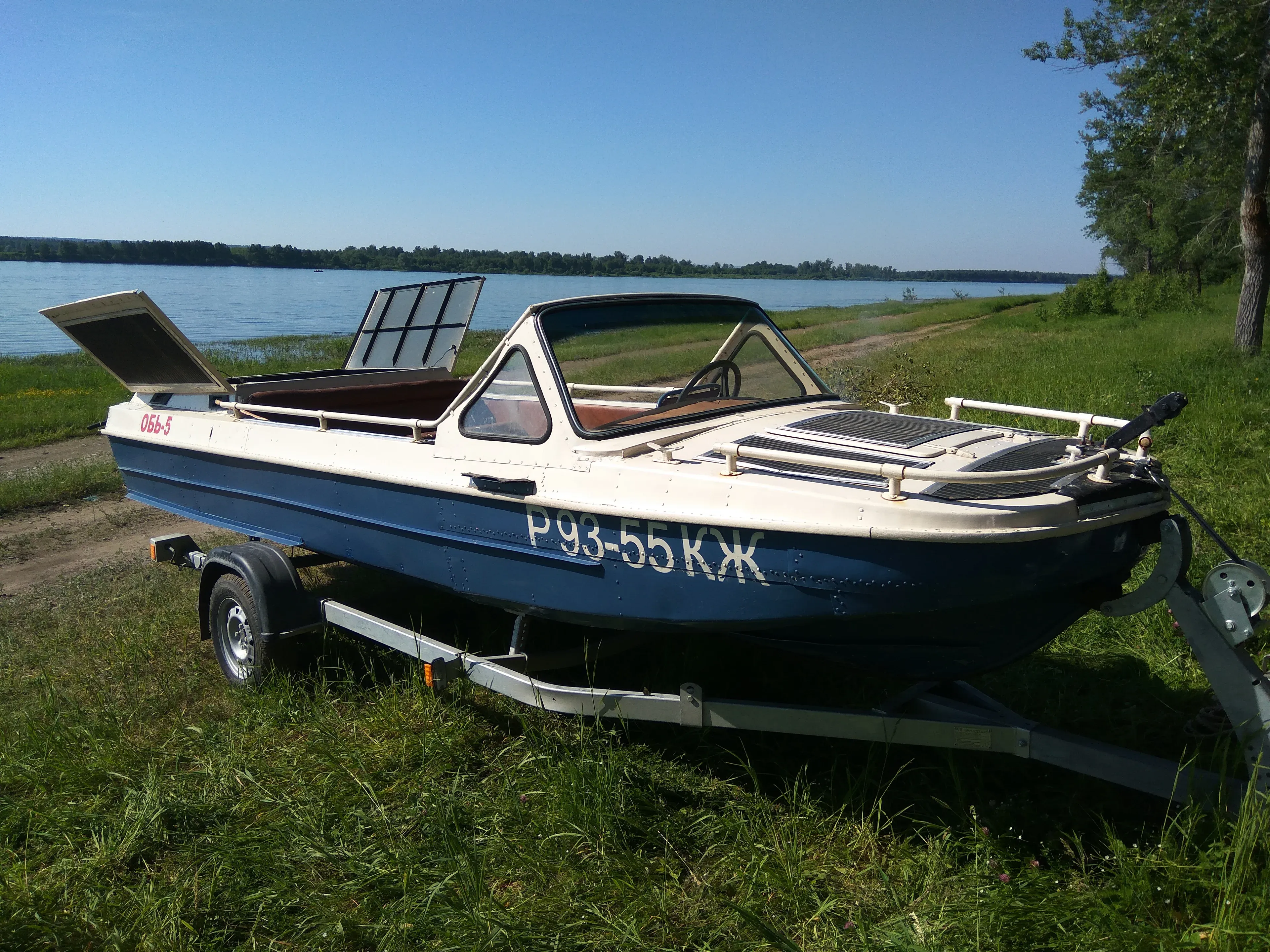 Авито лодка обь. Обь 5 водомет. Лодка Обь 5. Моторная лодка Обь 5. Катер Обь 5.