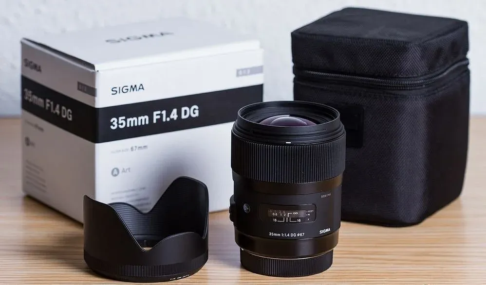 Sigma 35mm 1.4. Sigma 35 1.4 Art Canon. Объектив Сигма 35 1.4 для Кэнон. Сигма 35 мм 1.4 для Кэнон.