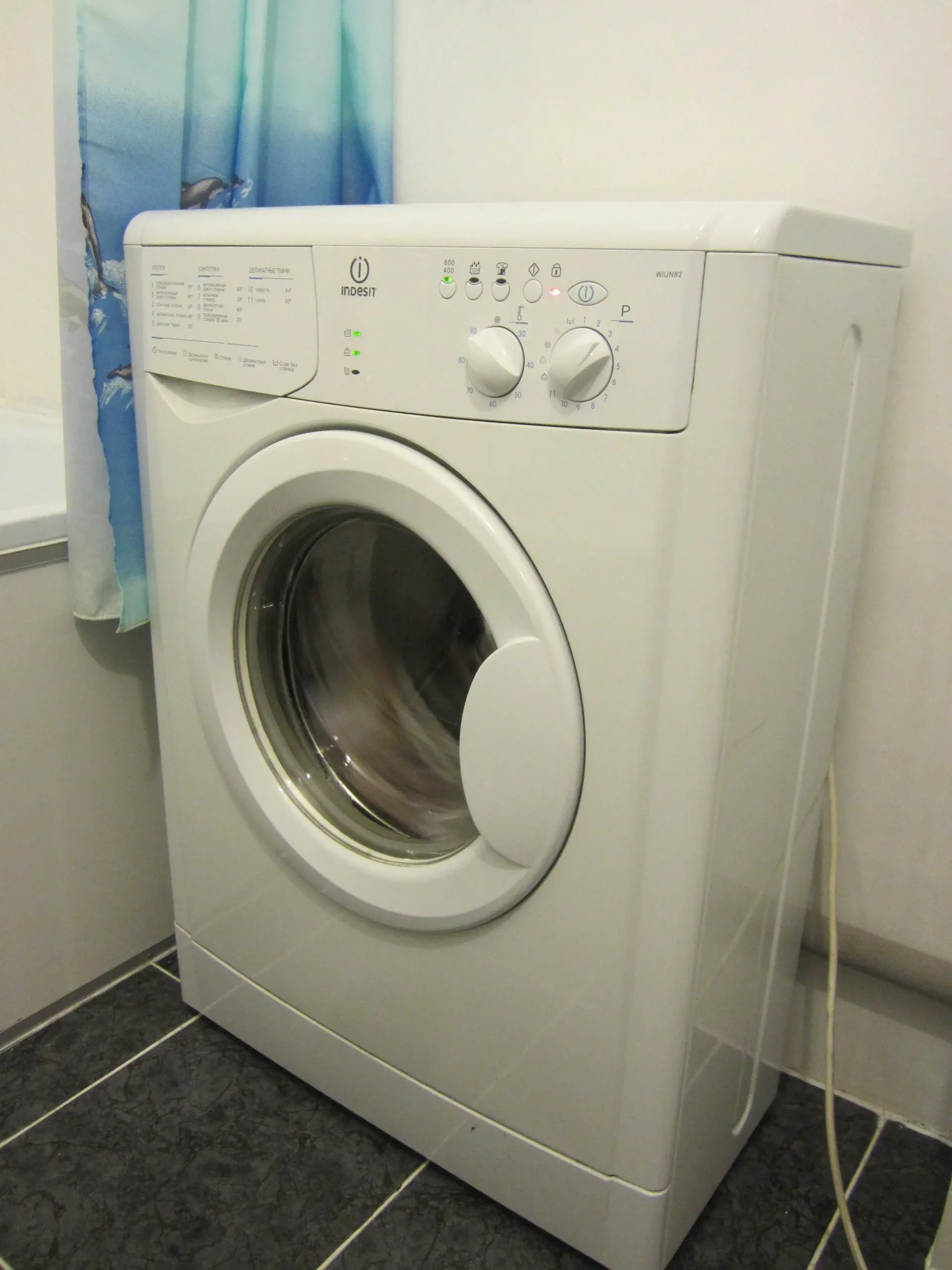 Стиральная машина Indesit WIUN 82