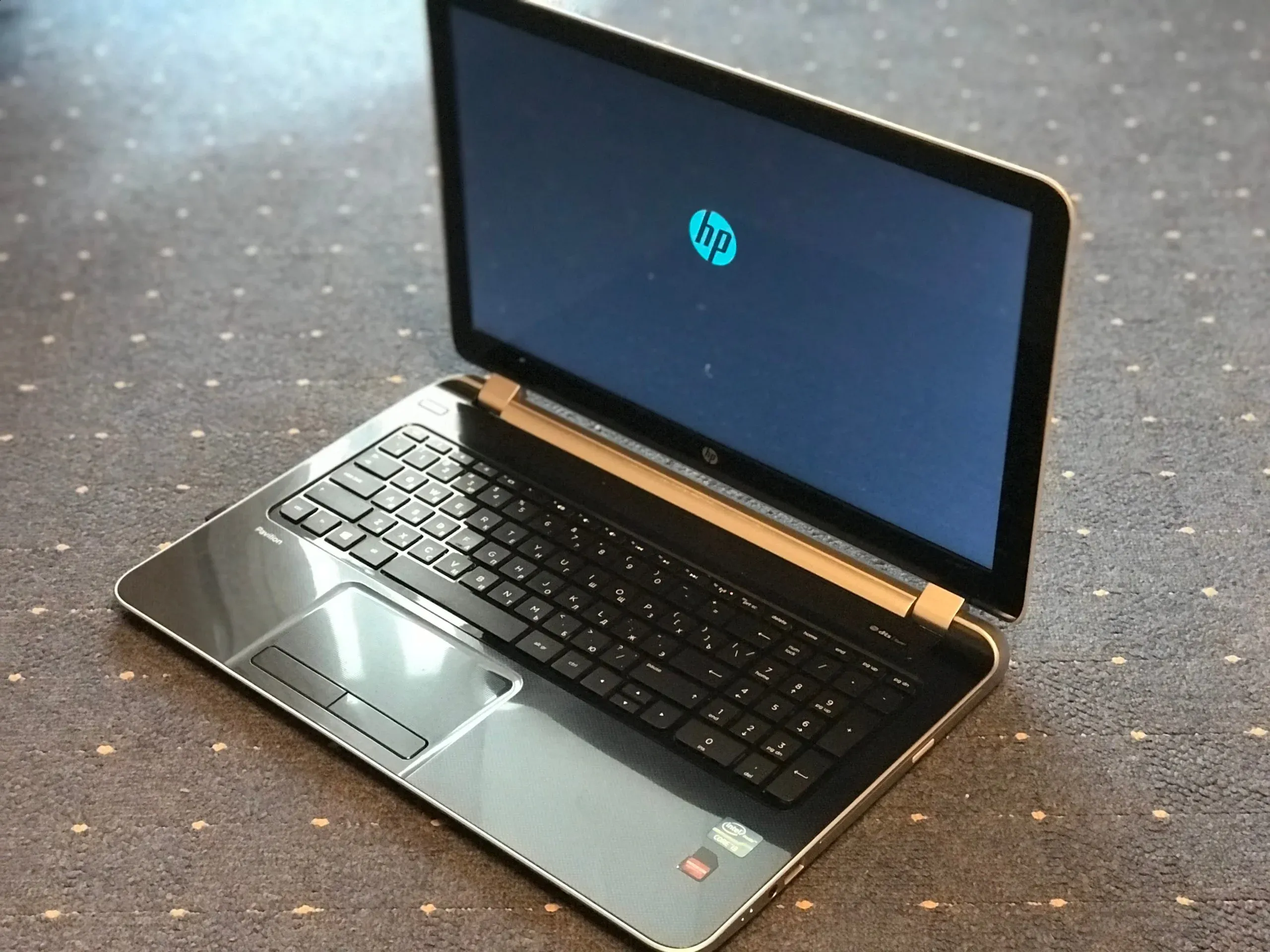 Ноутбук HP i3