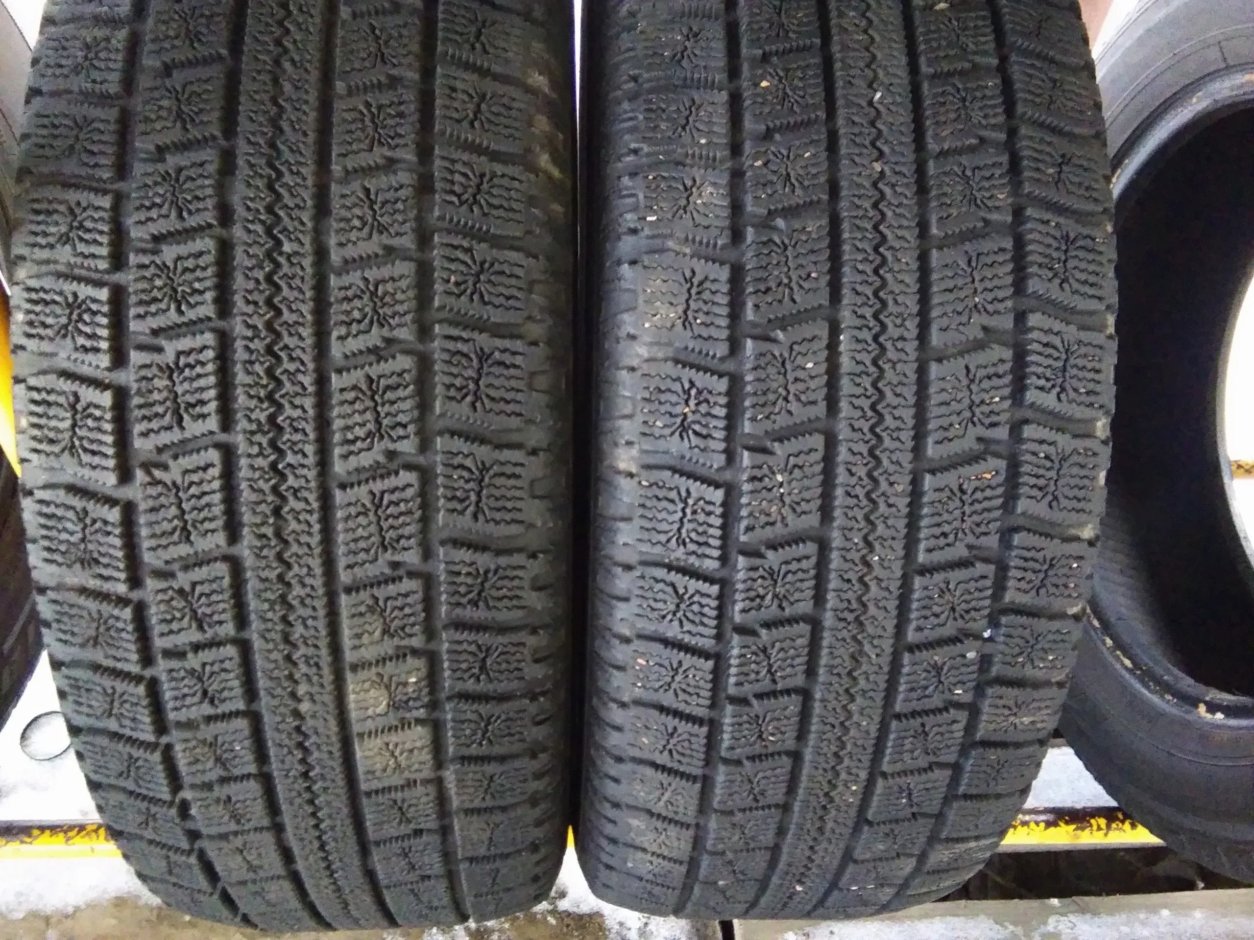 215 60 R16 - 2 Шины фирмы Toyo Garit G30. Made in Japan. Шины без грыж ...