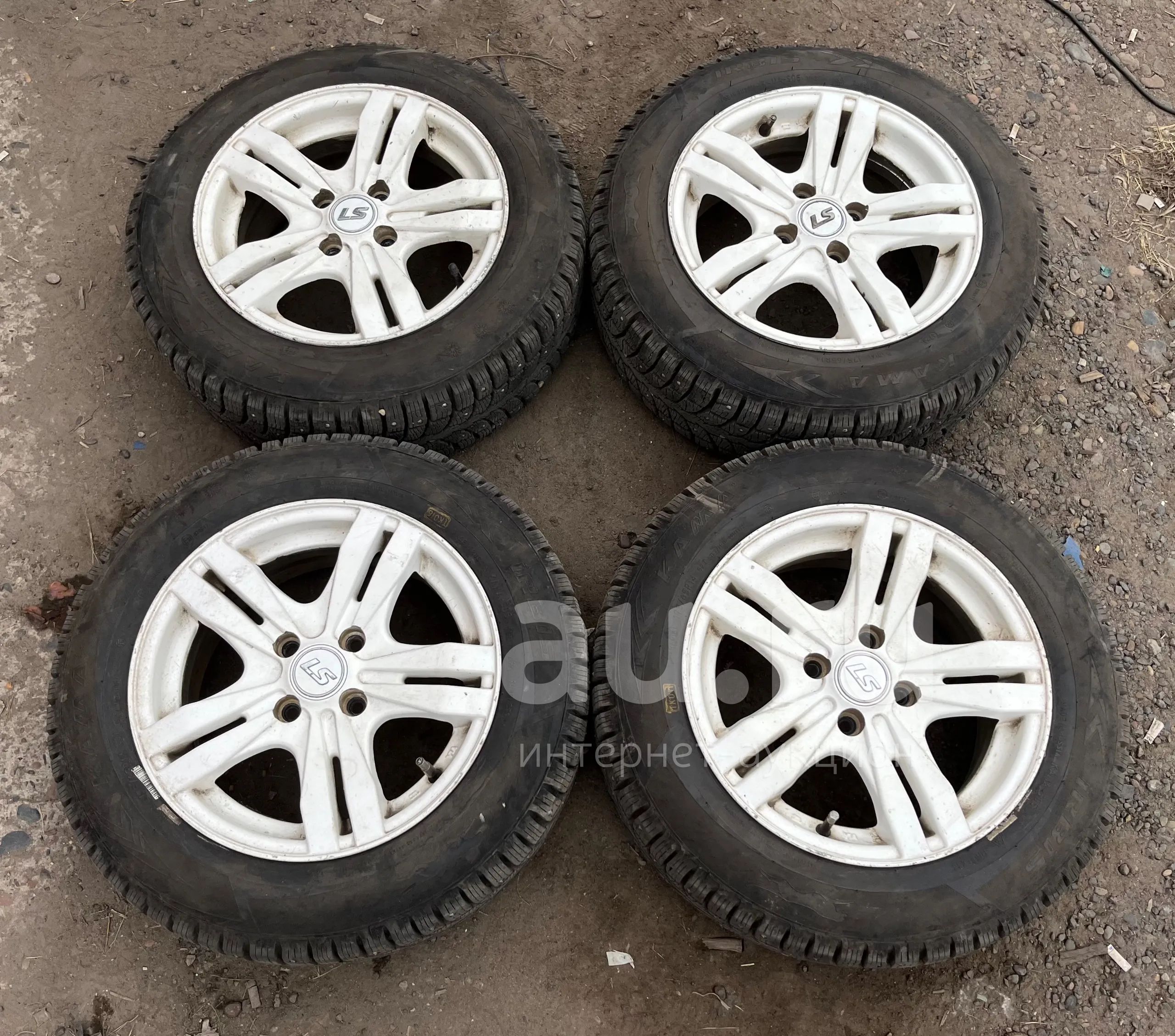 Литые диски R14 4*98 на зимней резине 175/65 R14 — купить в Красноярске.  Состояние: Б/у. Шины на дисках на интернет-аукционе Au.ru