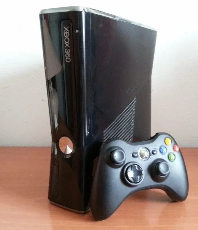 Xbox 360 slim горит зеленый нет изображения