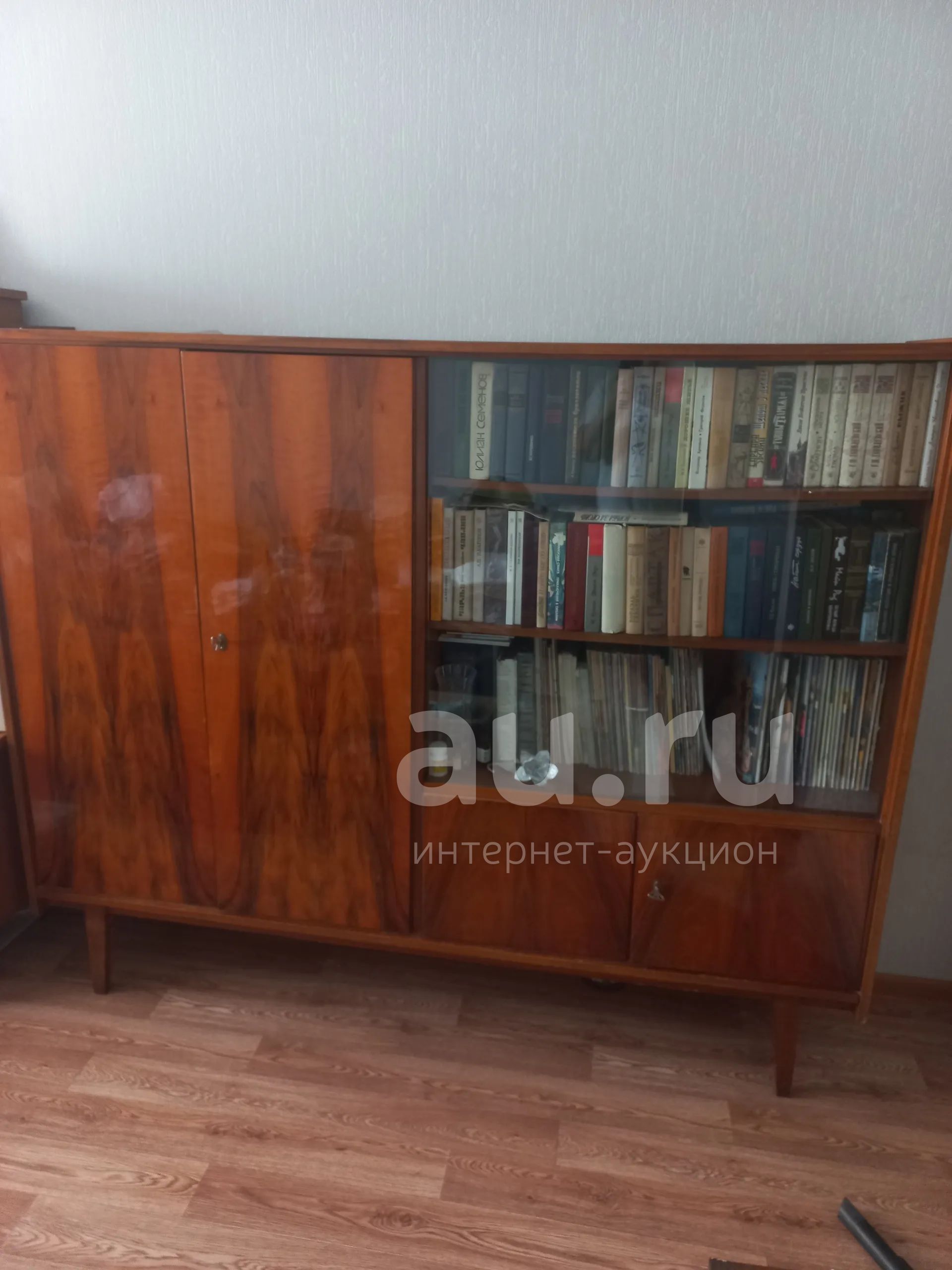 Книжный шкаф ГДР 60-х годов — купить в Красноярске. Состояние: Б/у ...