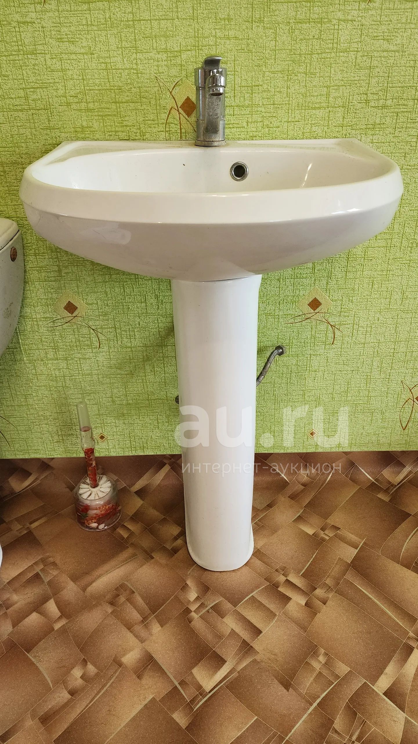 Раковина с краном и подиумом — купить в Красноярске. Состояние: Б/у ...