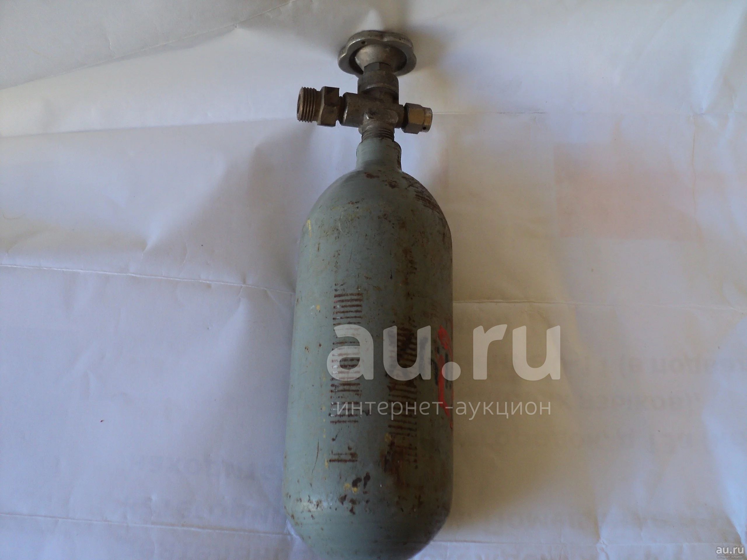 Кислородный балон маленький... Сколько литров не знаю.. Можно и под ...