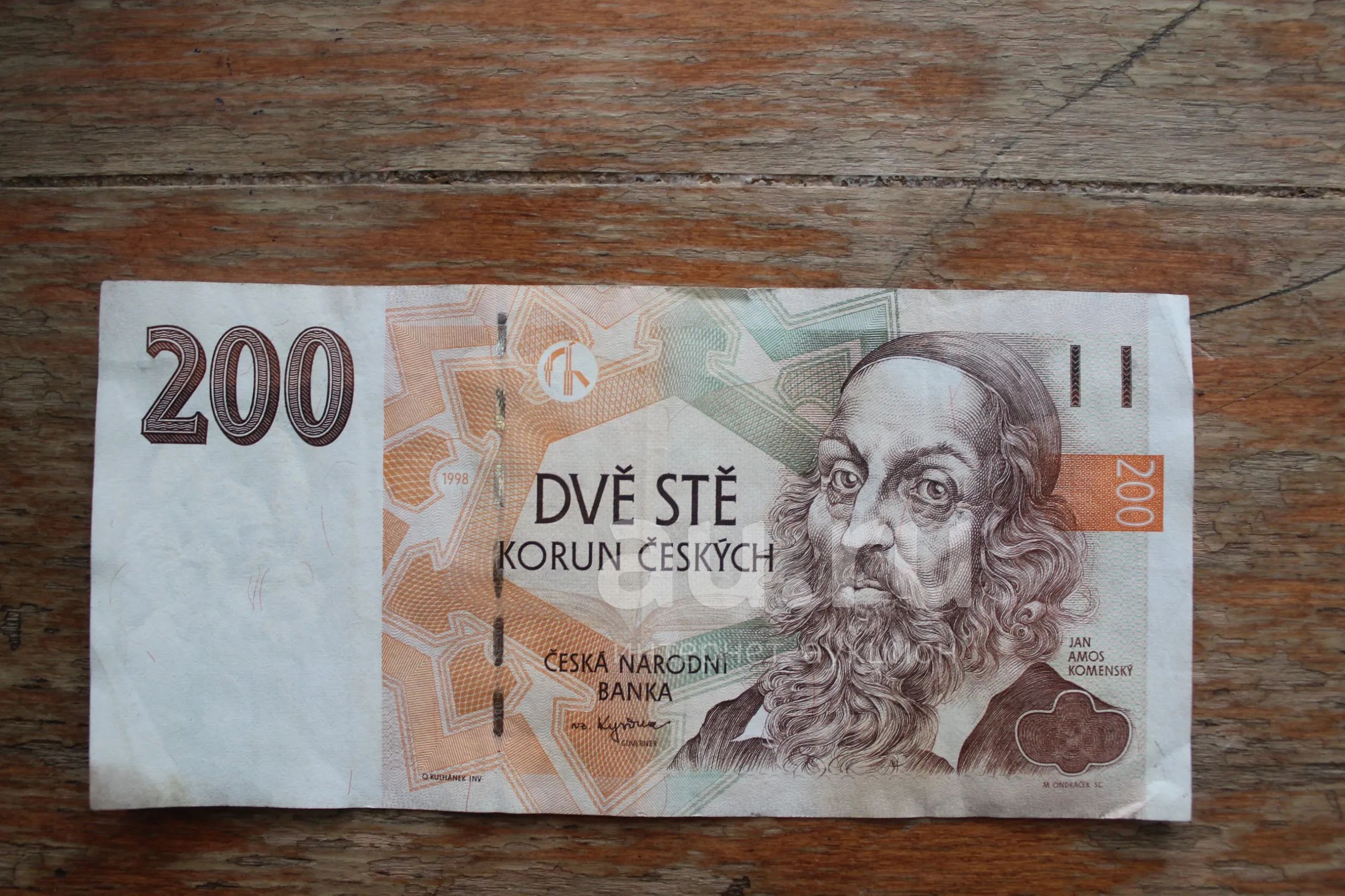 200 кронов в рублях. Деньги 200 korun. Korun ceskych какие деньги. Dva tisice korun в рублях. Как выглядит 200 коруни.