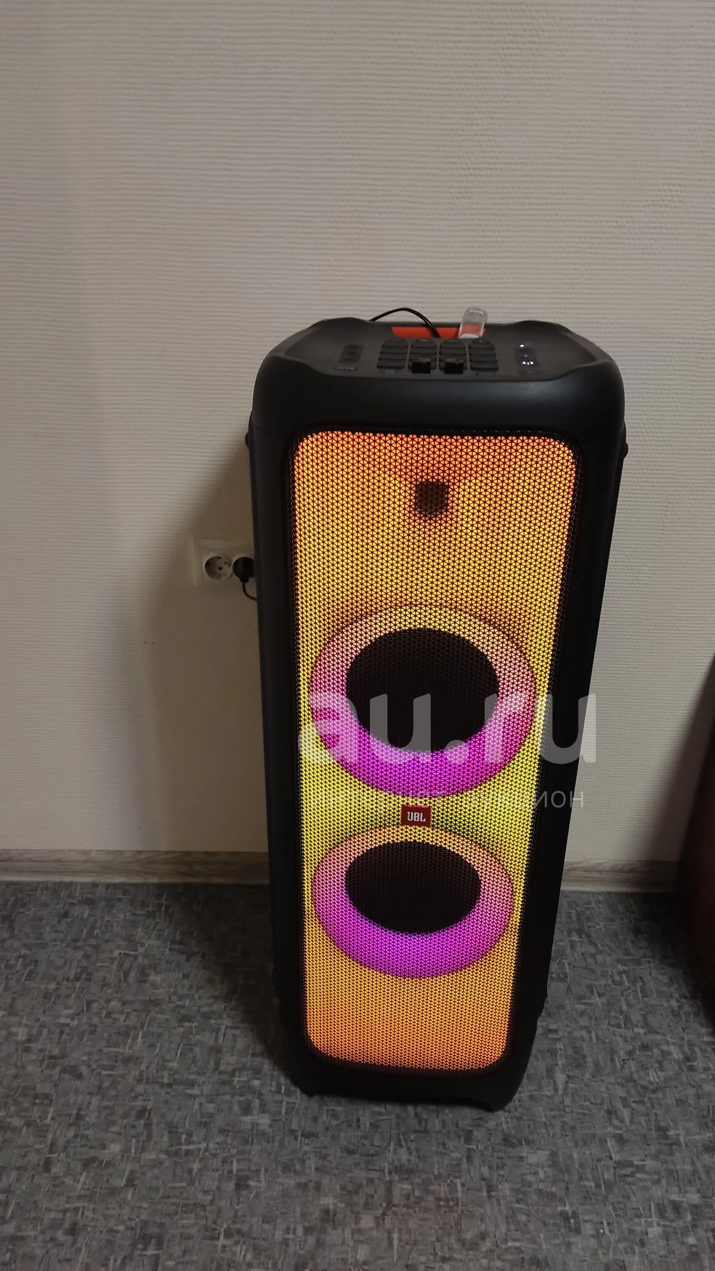 Колонка JBL Partybox 1000 — купить в Красноярске. Состояние: Б/у ...