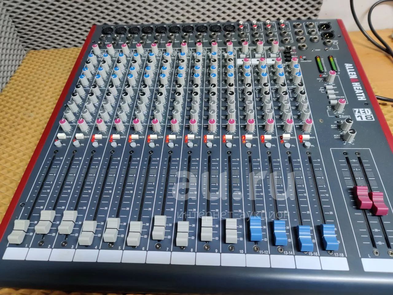 Микшерный пульт Allen & Heath ZED 18 — купить в Красноярске. Состояние ...