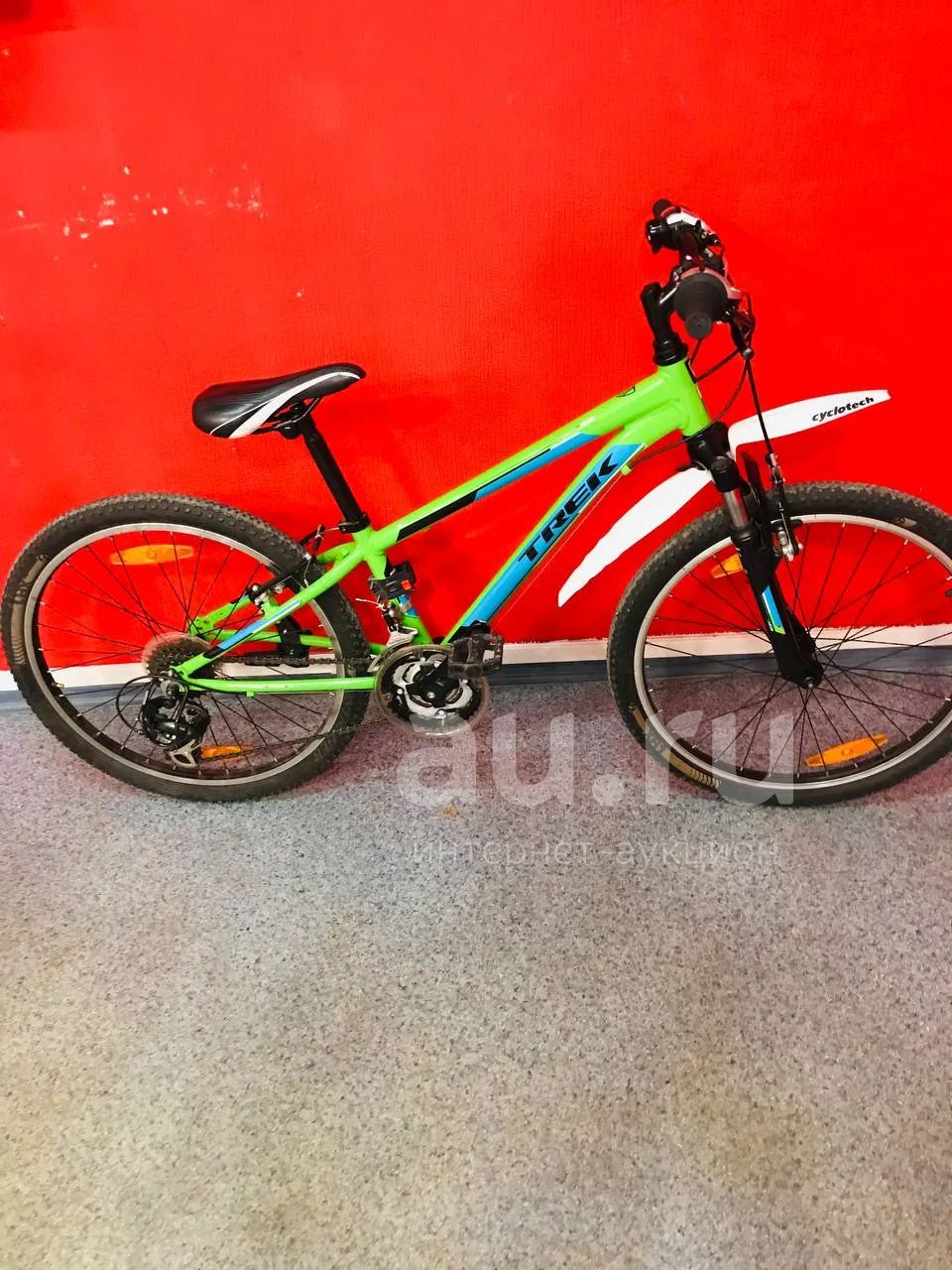 Trek mt 220 red sale