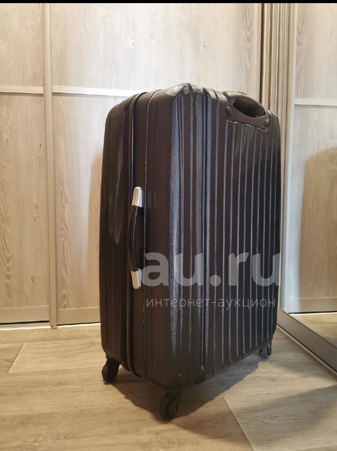 Чемодан — купить в Красноярске. Состояние: Б/у. Чемоданы и сумки ...