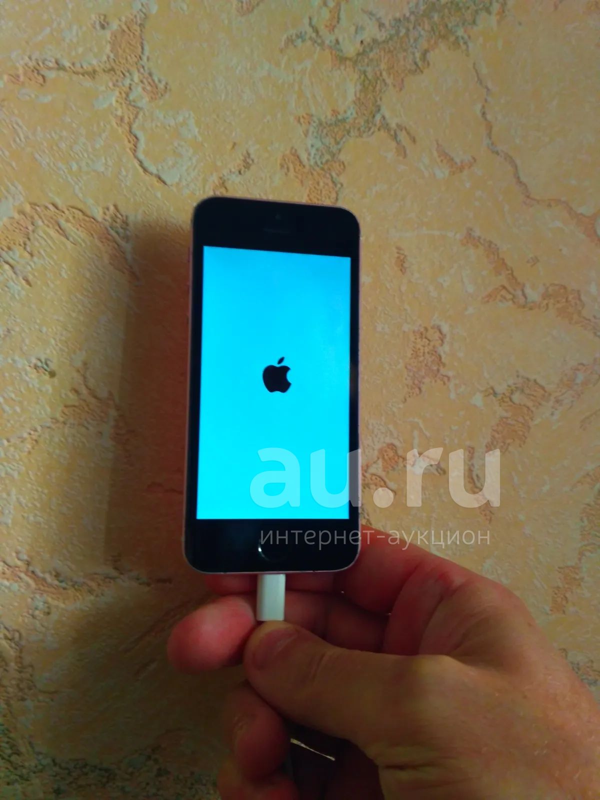 Айфон SE — купить в Красноярске. Состояние: Неисправно. Смартфоны на ...
