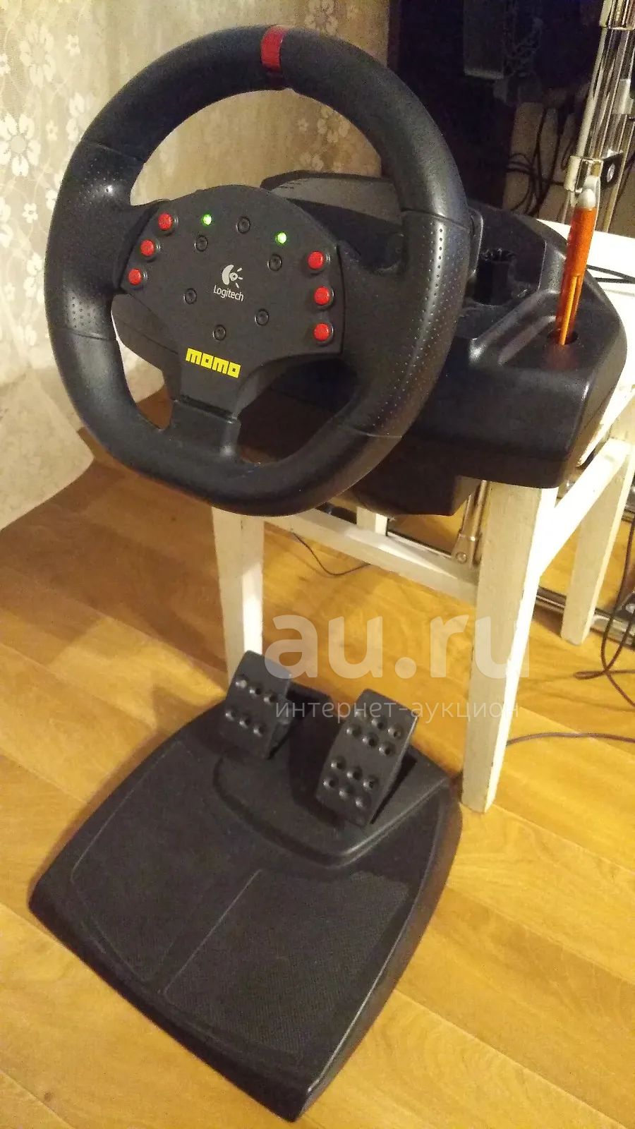 Игровой руль Logitech Momo Racing — купить в Красноярске. Состояние: Б ...