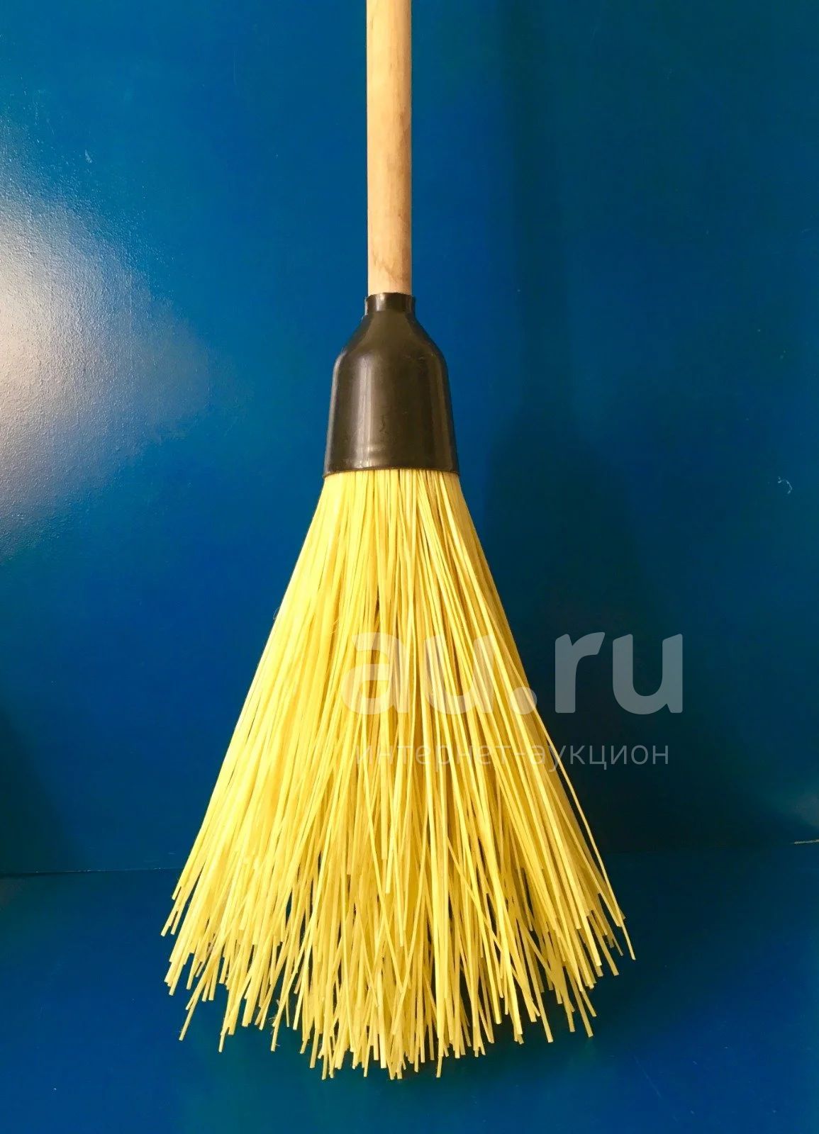 Метла с мотором