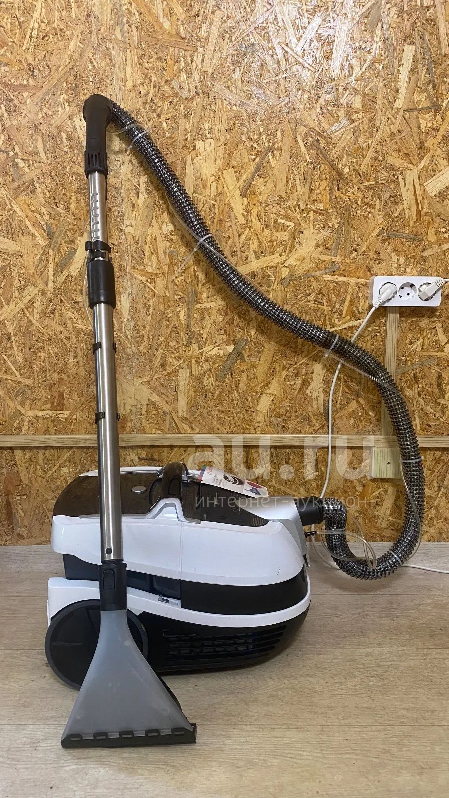 Моющий пылесос Bosch BWD421PRO — купить в Красноярске. Состояние: Б/у ...