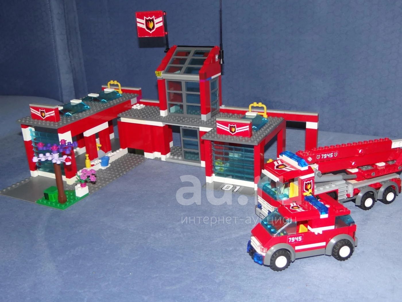 Lego fire station 7945 on sale