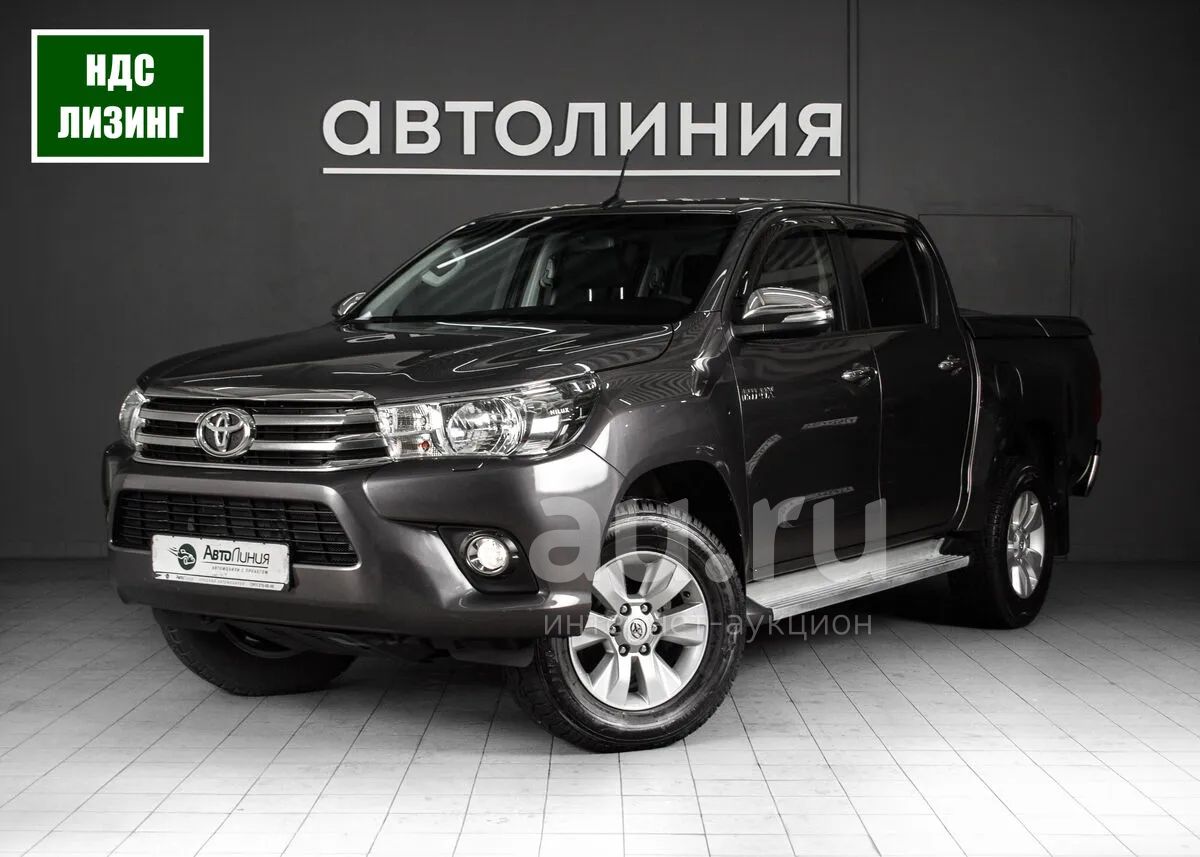 Toyota Hilux 2017 с черепами