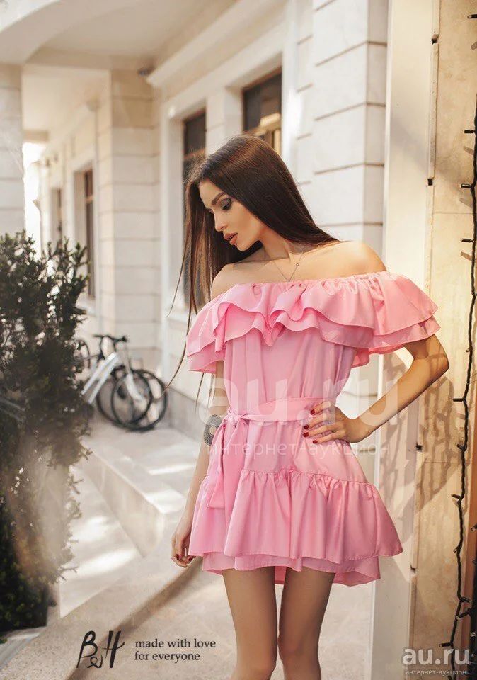 Платья поясом розовые. Платье розовое. Платье в романтическом стиле. Розовое воздушное платье. Розовое платье с рюшечками.