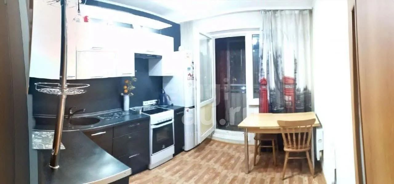 Красноярск ул королева 8 а. Двухкомнатные красноярск. Красноярск ул королева 8 а. Самые дешевые однокомнатные квартиры вторичка. Авито красноярск квартиры.