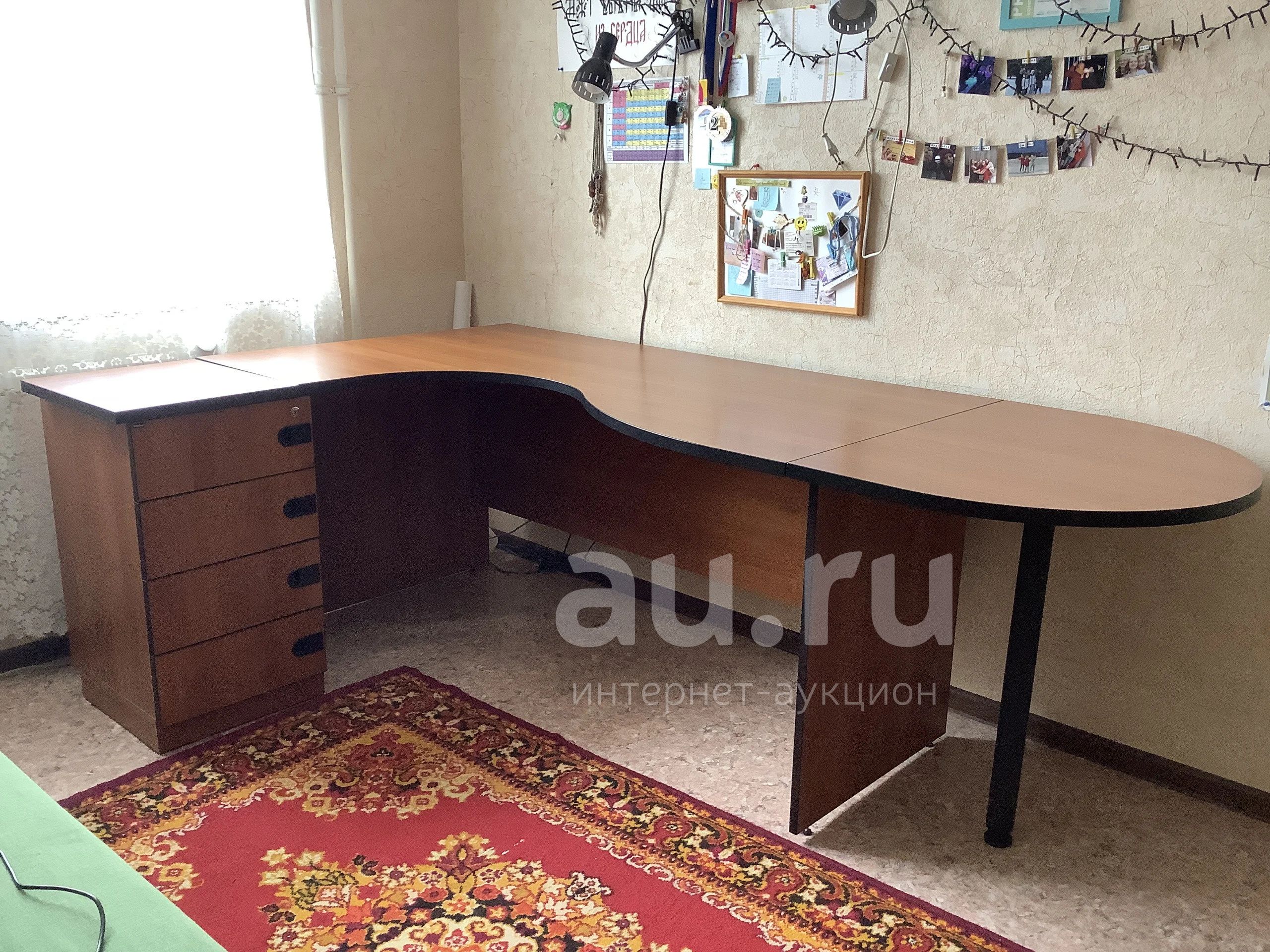 Письменный стол офисный с тумбой — купить в Красноярске. Состояние: Б/у ...