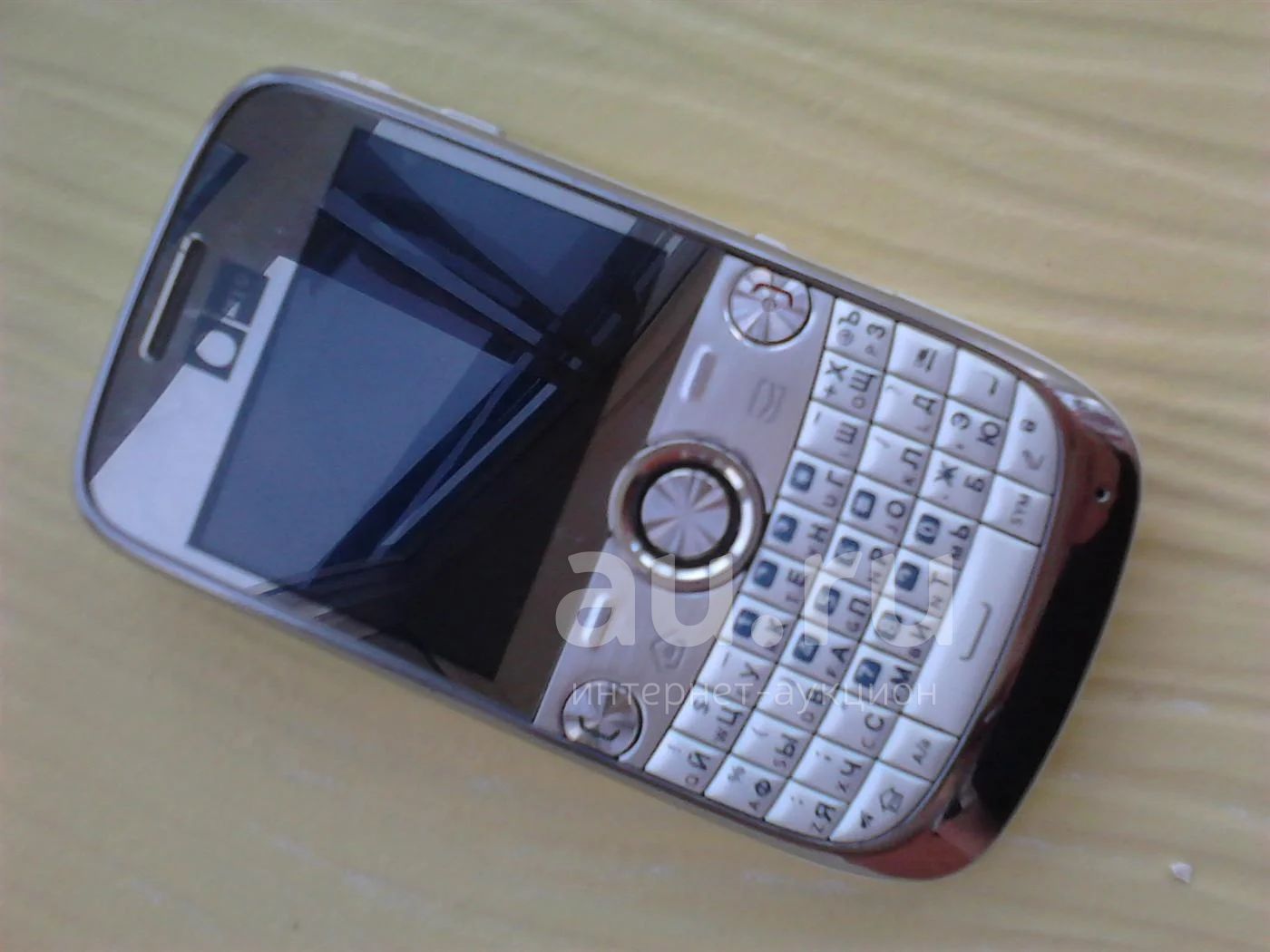 МТС 635 Qwerty white — купить в Красноярске. Состояние: Б/у. Кнопочные  мобильные телефоны на интернет-аукционе Au.ru