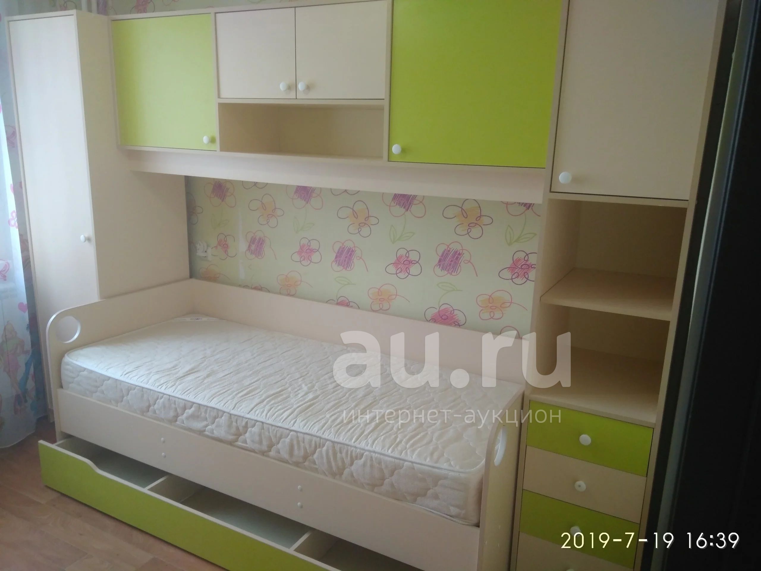 Кровать детская, шкаф, стол — купить в Красноярске. Состояние: Б/у ...
