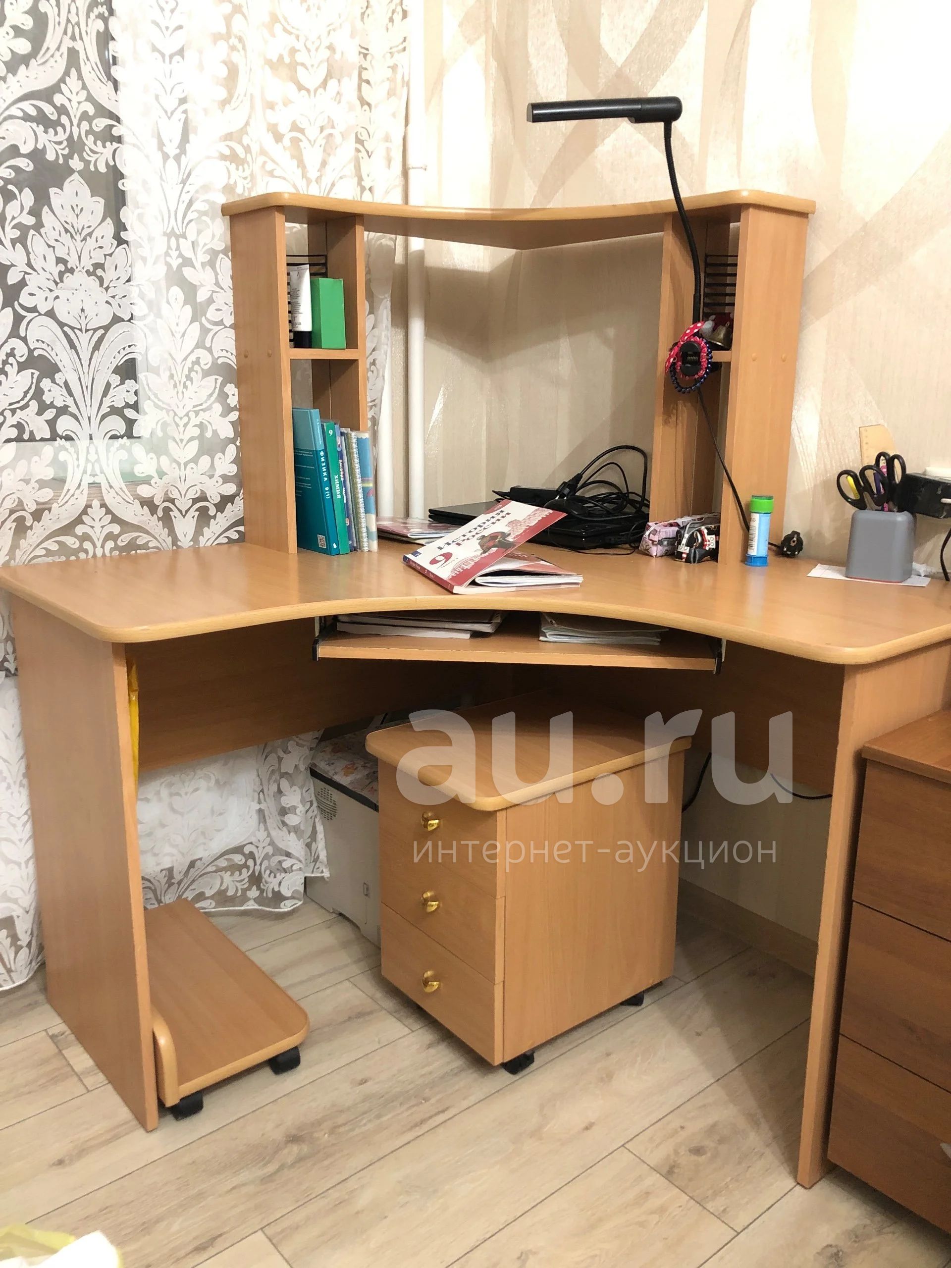 Стол компьютерный угловой — купить в Красноярске. Состояние: Б/у ...