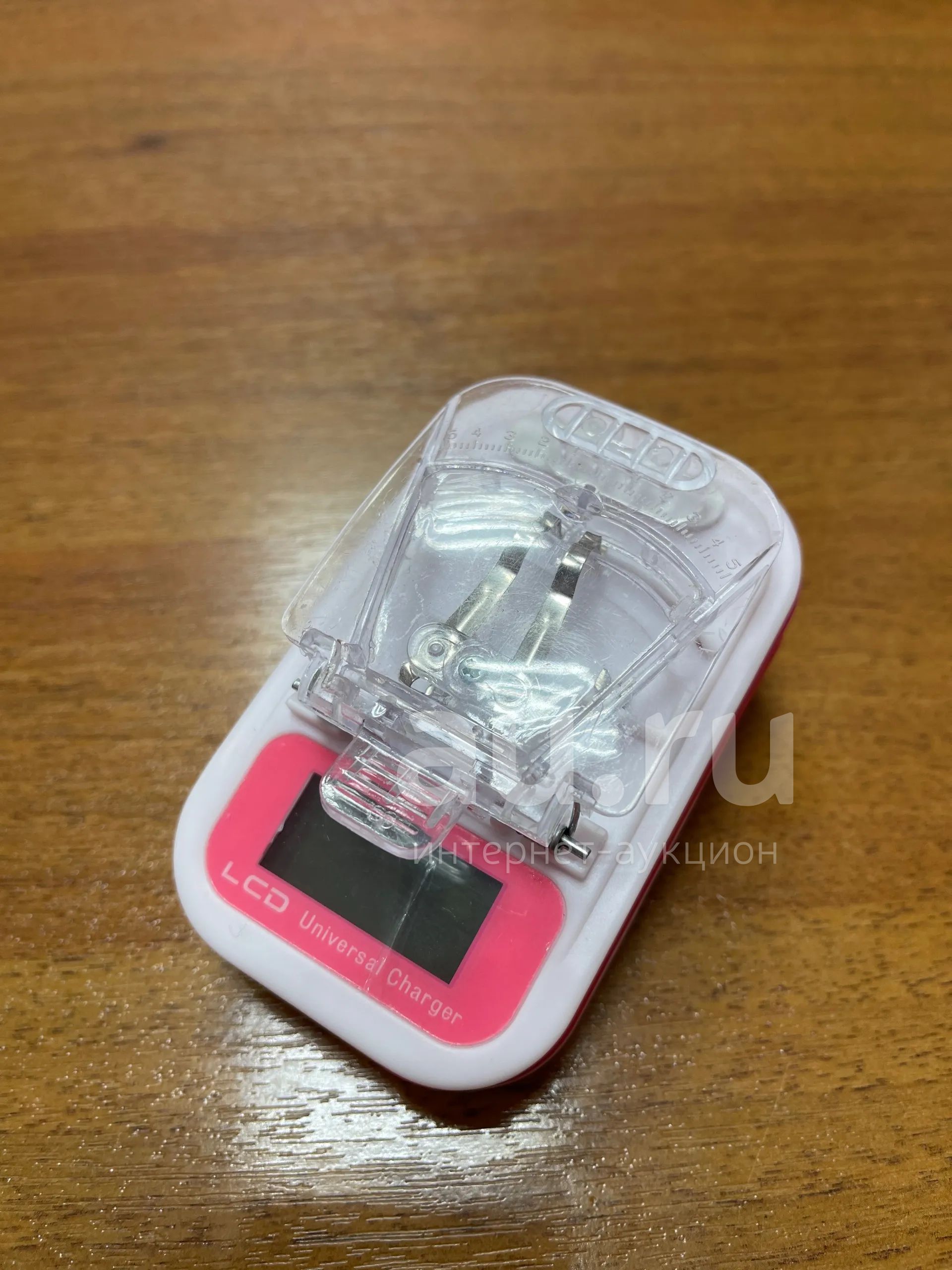Универсальное зарядное устройство для аккумуляторов (лягушка) LCD Universal  charger с USB-портом — купить в Красноярске. Состояние: Новое. Зарядные  устройства, блоки питания, адаптеры сетевые для смартфонов на  интернет-аукционе Au.ru