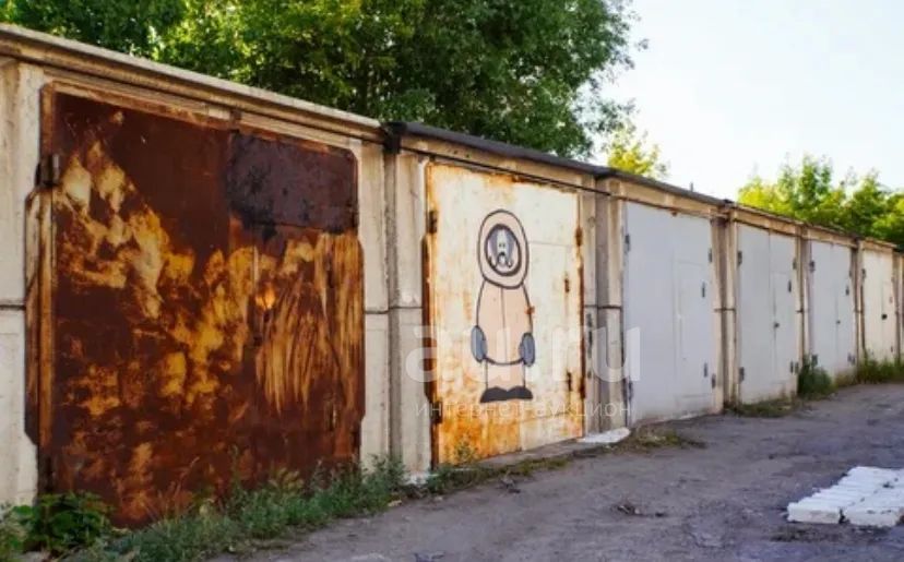 Заброшенный гараж