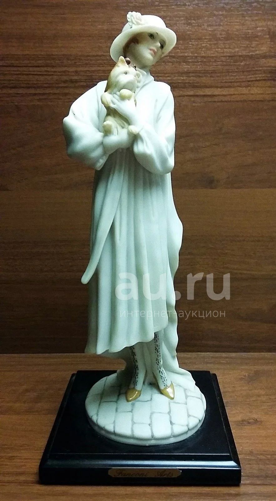 Статуэтка Young Lady With Yorkshire Fanconi Arts — купить в Краснодаре ...