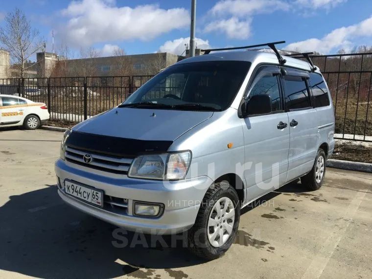 Toyota Noah 1998