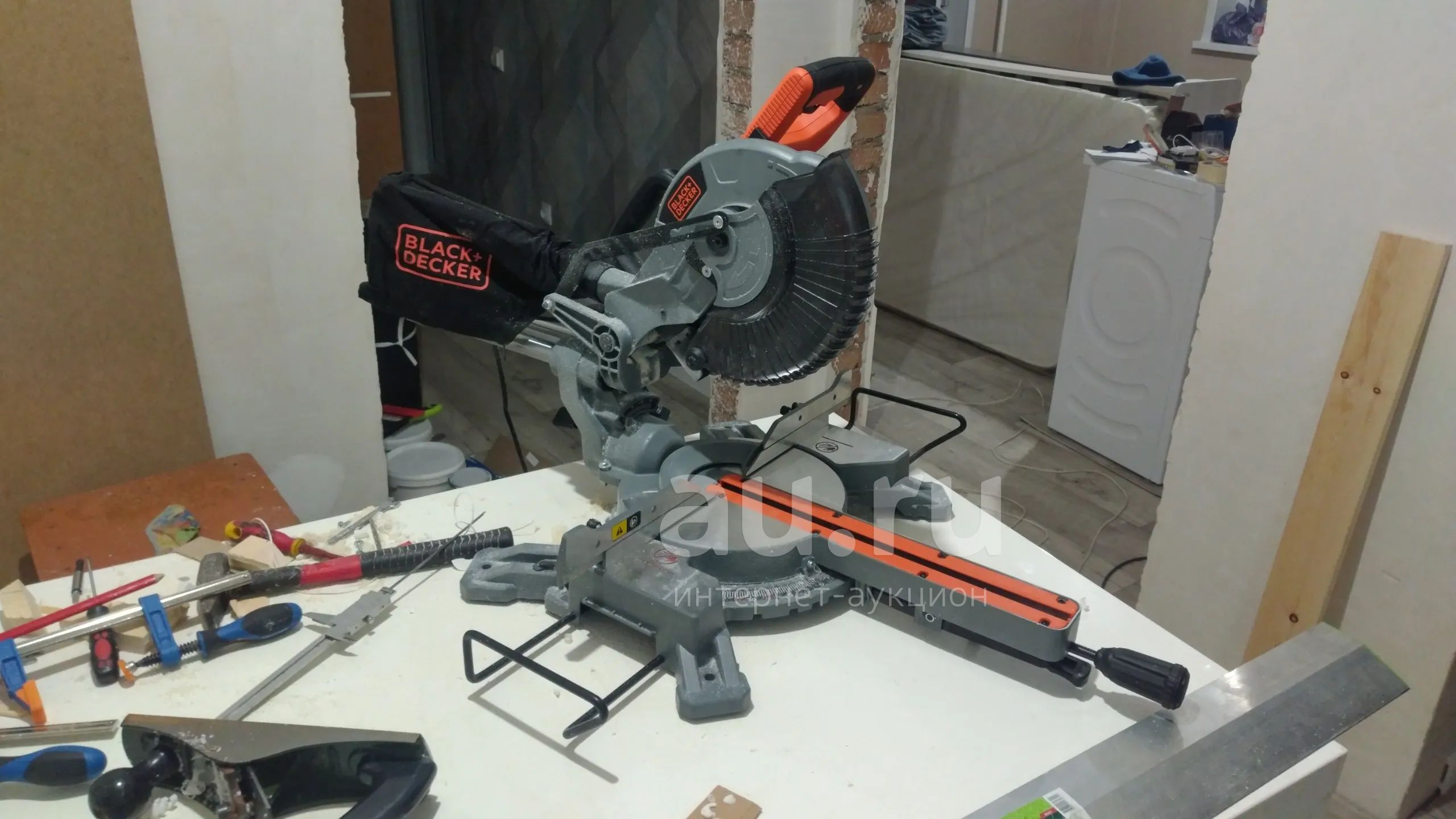 Пила торцовочная с протяжкой Black&Decker BES700-QS 1600 Вт — купить в ...