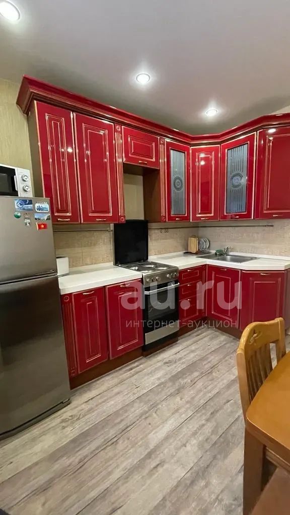 Стильный кухонный гарнитур Командор — купить в Красноярске. Состояние ...