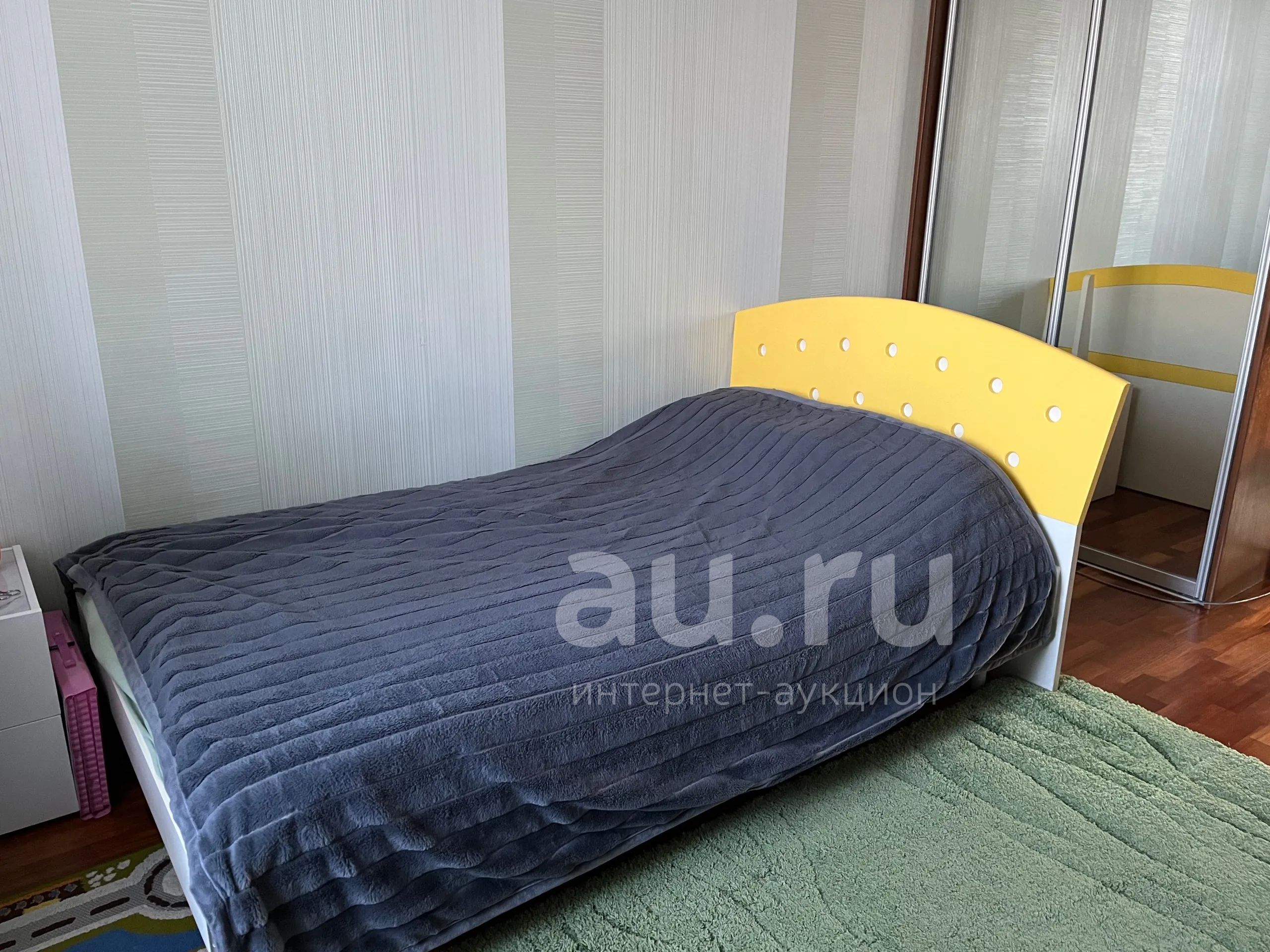 Срочно продам кровать с матрасом и тумбу в детскую — купить в ...
