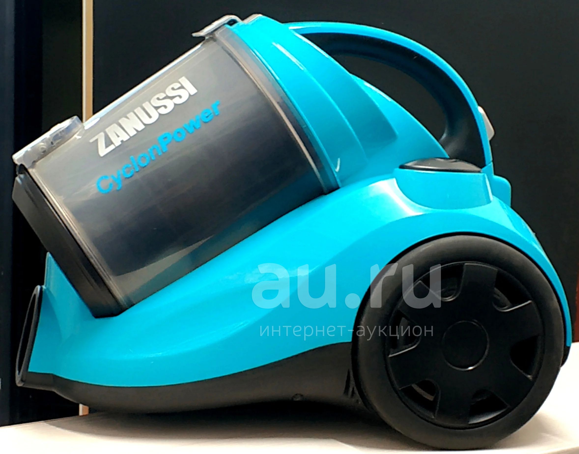 Пылесос Zanussi ZAN7800 Всё работает Мощность 2000W В комплекте трубка ...